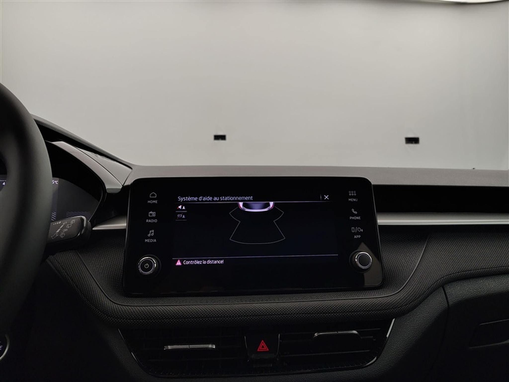 Skoda Fabia 1.0i Selection CARPLAY / FULL LED / KEYLESS / PDC AR (2026) - Photo 18