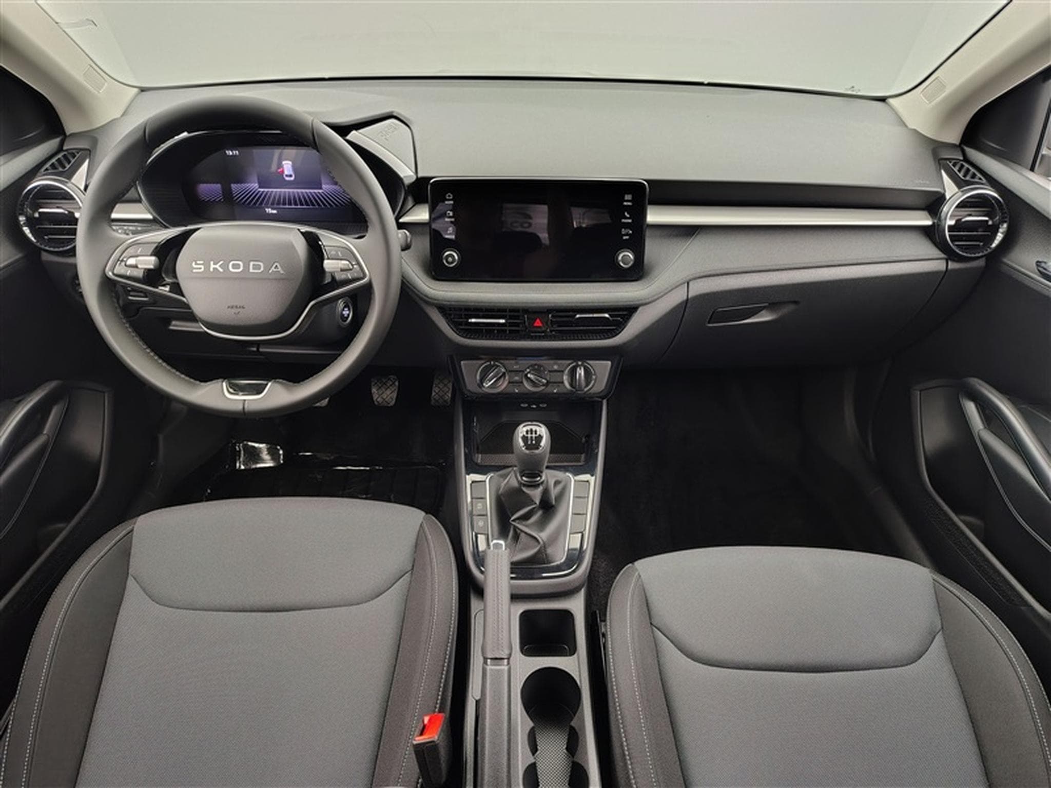 Skoda Fabia 1.0i Selection CARPLAY / FULL LED / KEYLESS / PDC AR (2026) - Photo 8