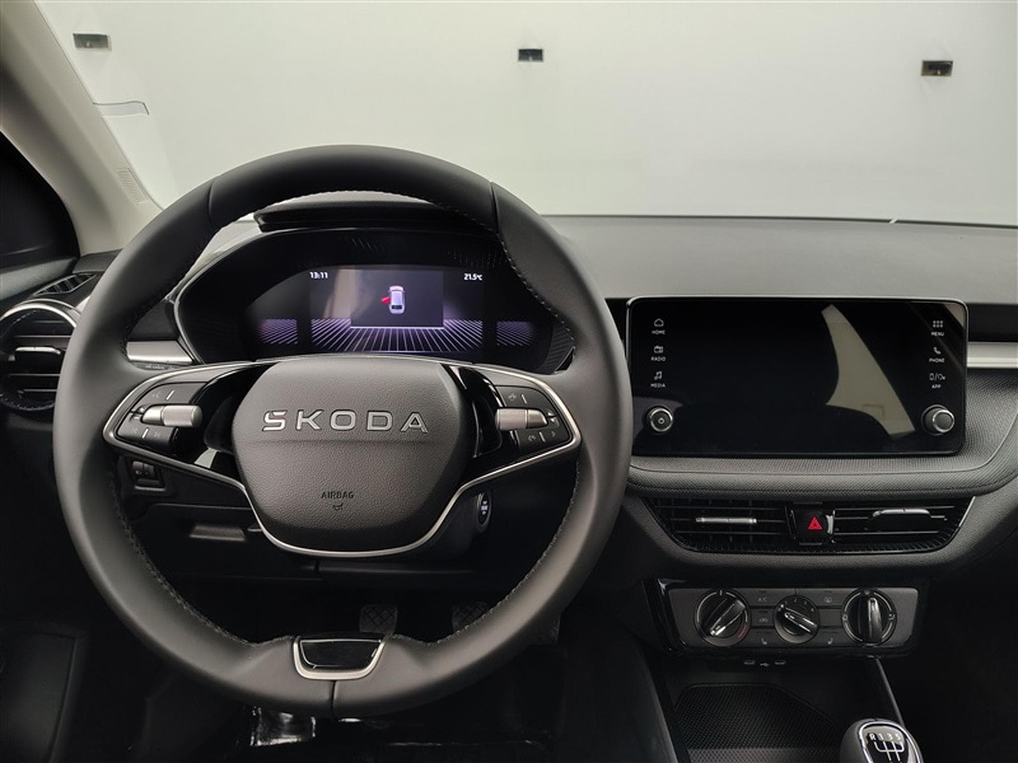 Skoda Fabia 1.0i Selection CARPLAY / FULL LED / KEYLESS / PDC AR (2026) - Photo 9