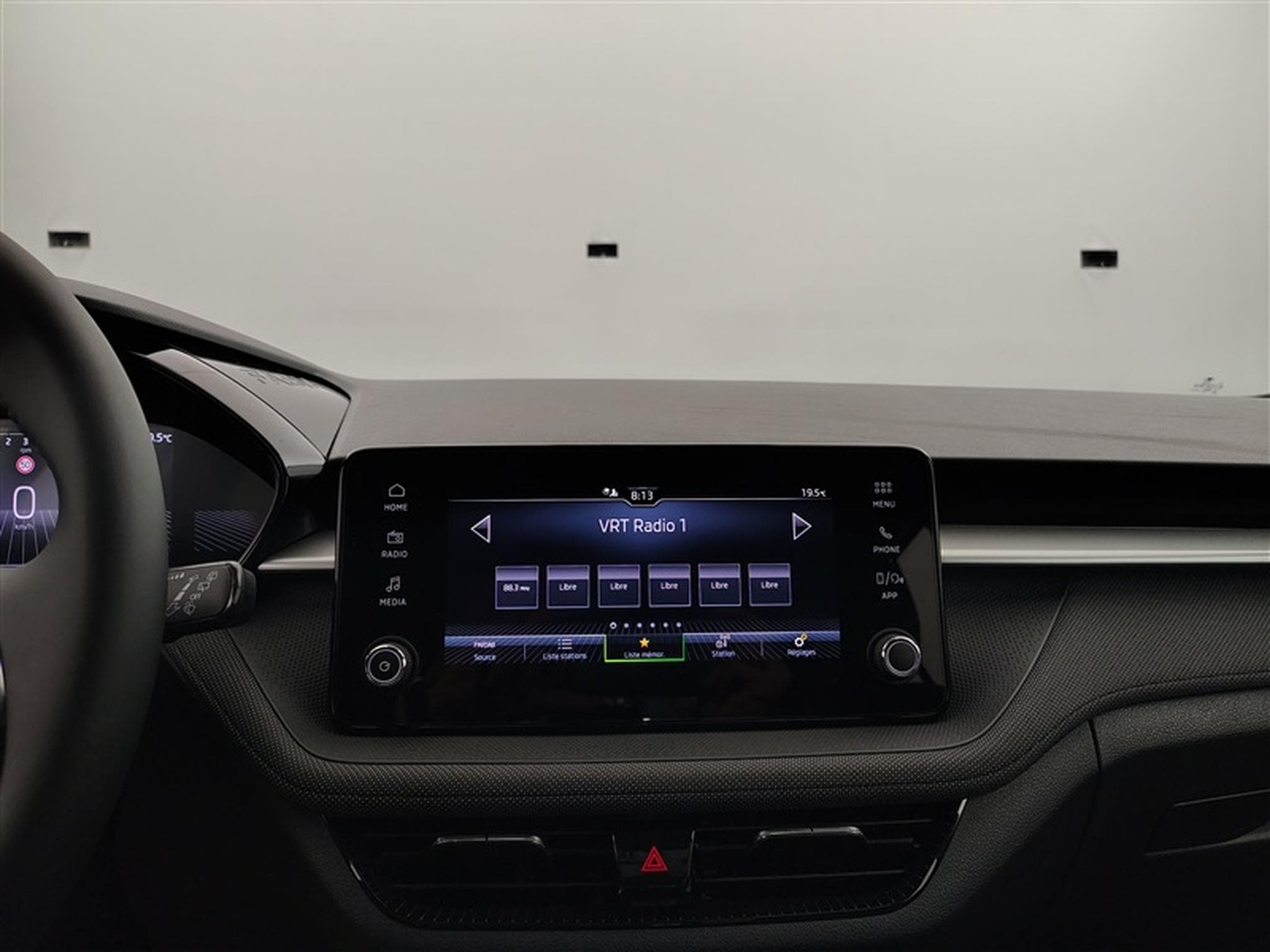 Skoda Fabia 1.0i Selection CARPLAY / FULL LED / KEYLESS / PDC AR (2026) - Photo 11