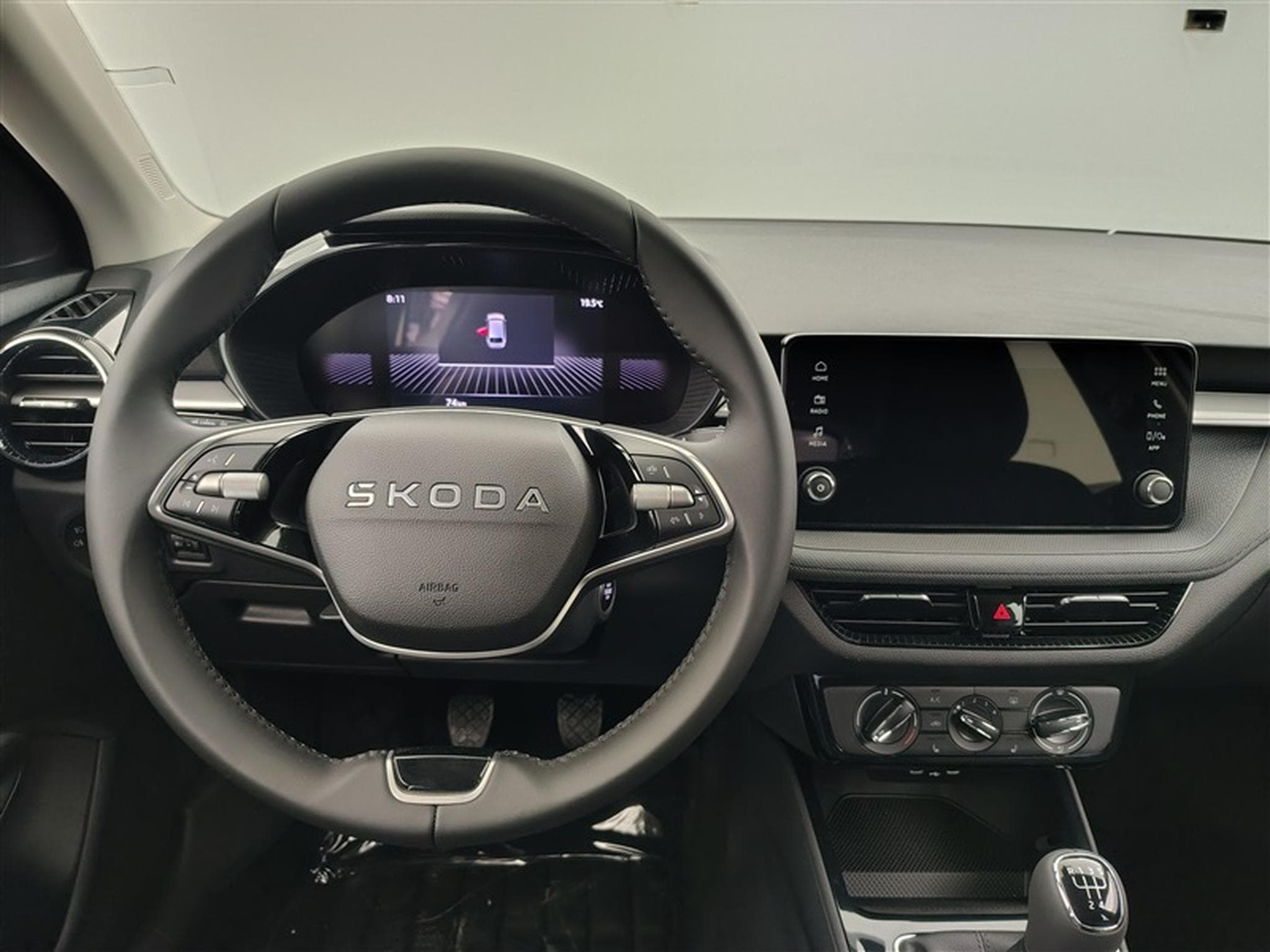 Skoda Fabia 1.0i Selection CARPLAY / FULL LED / KEYLESS / PDC AR (2026) - Photo 9