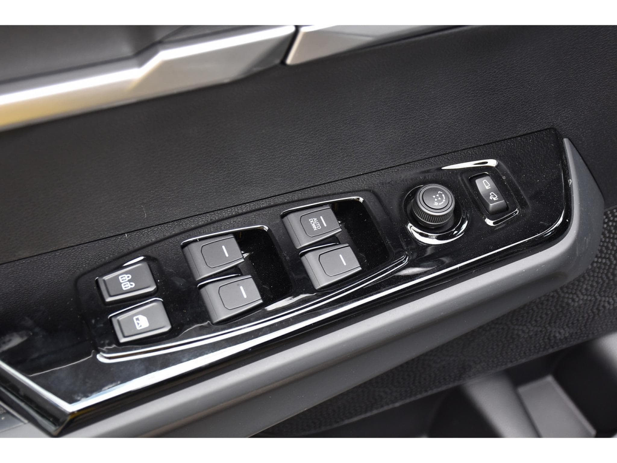 KGM Torres 1.5 T-GDI 2WD Road REGUL CARPLAY LANE CAM NEUF (2025) - Photo 16