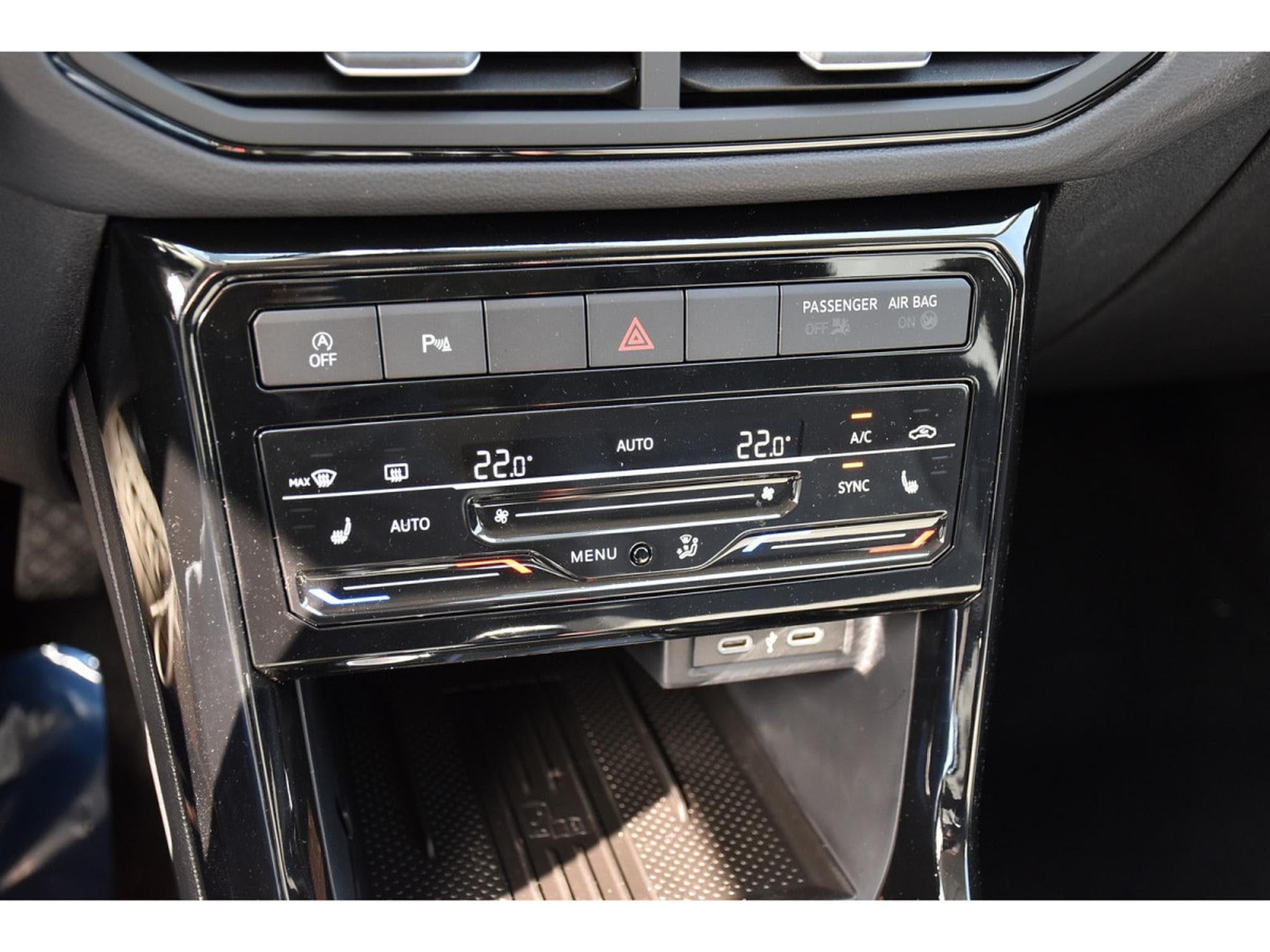 VW T-Cross 1.0 TSI Life DSG SG CHFF ACC TRAVEL SIDE CAM NEUF (2026) - Photo 19