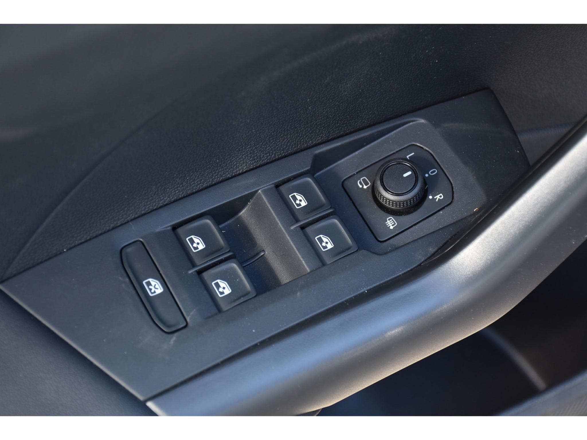 VW T-Cross 1.0 TSI Life DSG SG CHFF ACC TRAVEL SIDE CAM NEUF (2026) - Photo 23