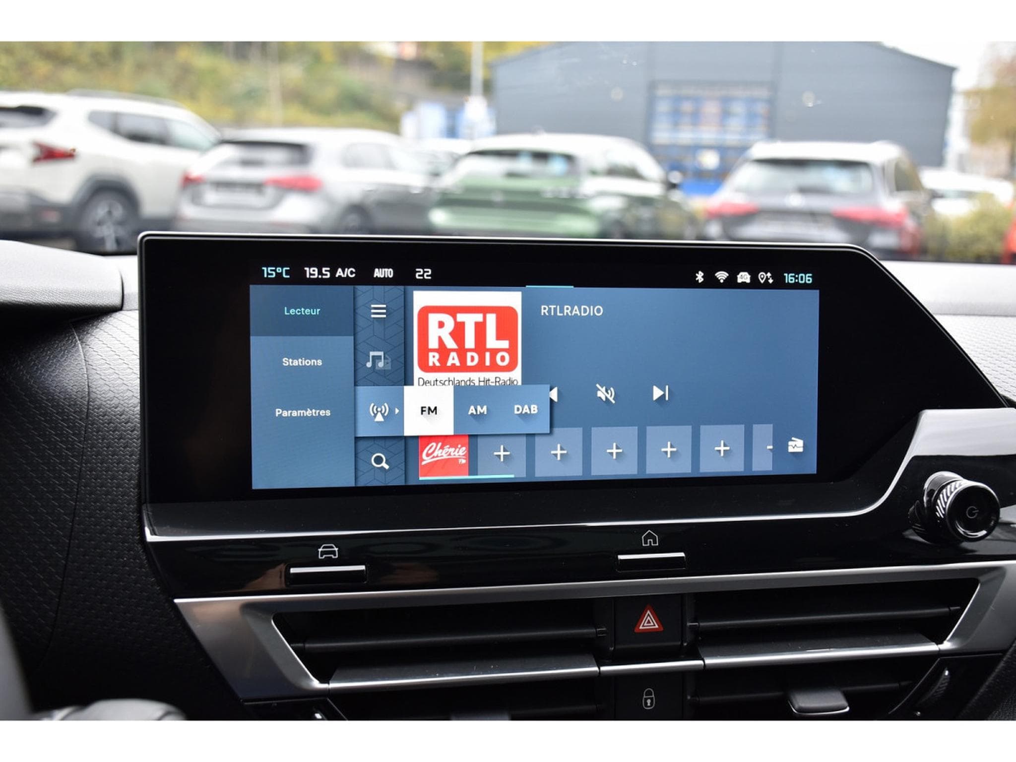 Citroën C4 1.2 PureTech 130 MAX CUIR TO HUD GPS LANE SIDE CAM360 1°MAIN (2024) - Photo 12
