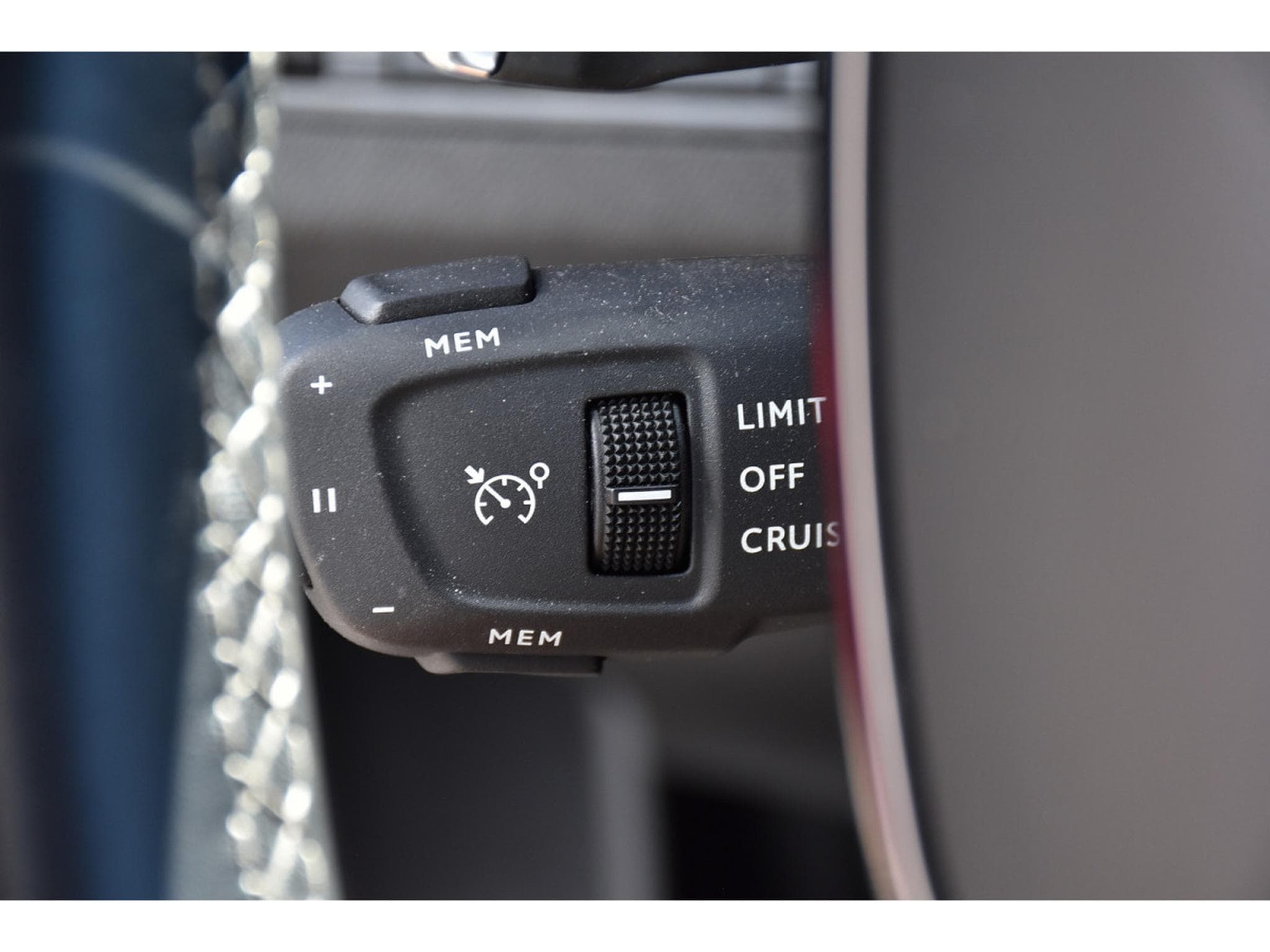 Peugeot 3008 1.6 Hybrid PHEV 224 Allure e-EAT8 LANE SIDE CAM 1° MAIN (2023) - Photo 18