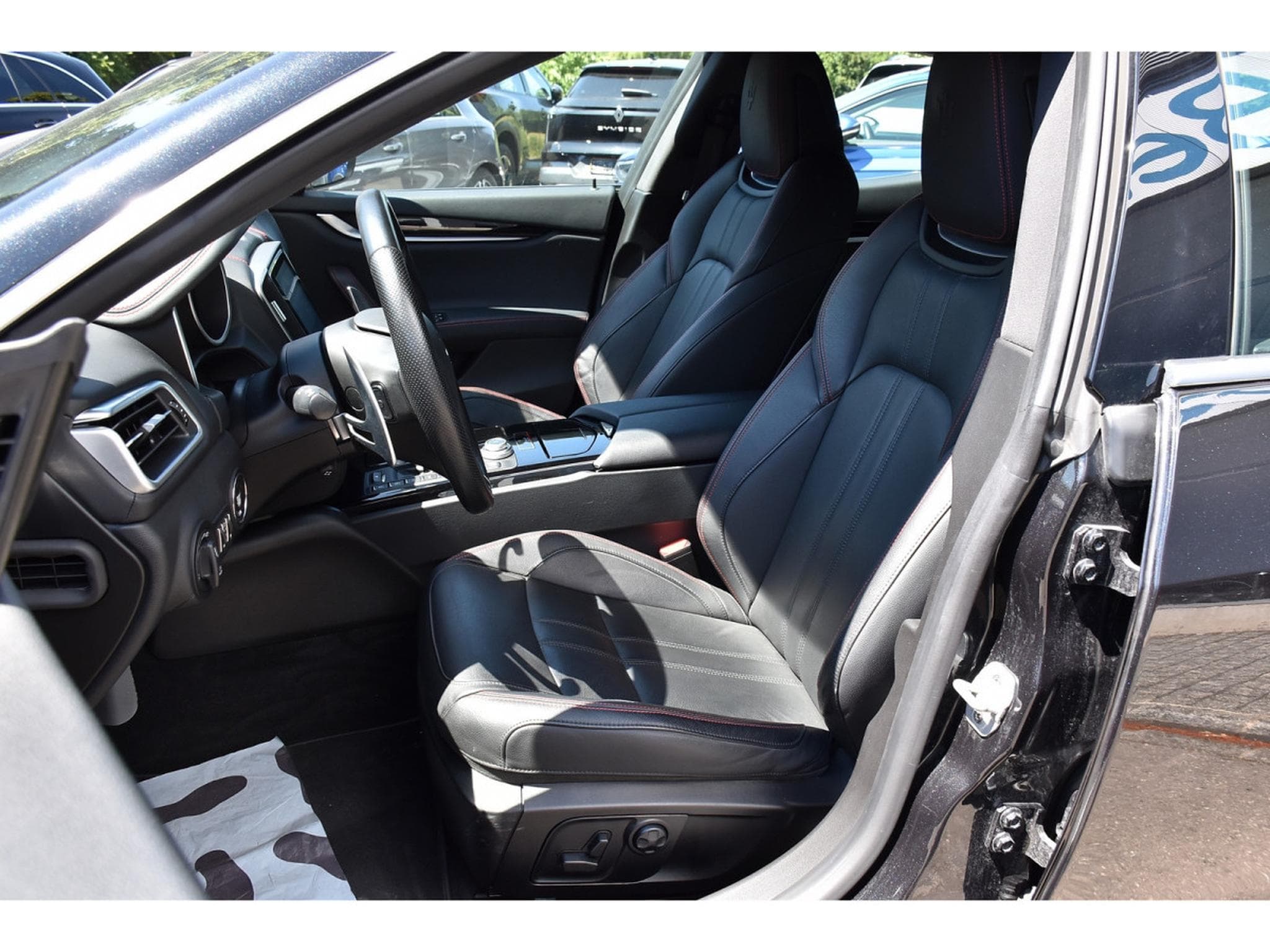 Maserati Ghibli 3.0 V6 BiTurbo Ribelle CUIR MEMO GPS KEYLESS (2018) - Photo 6