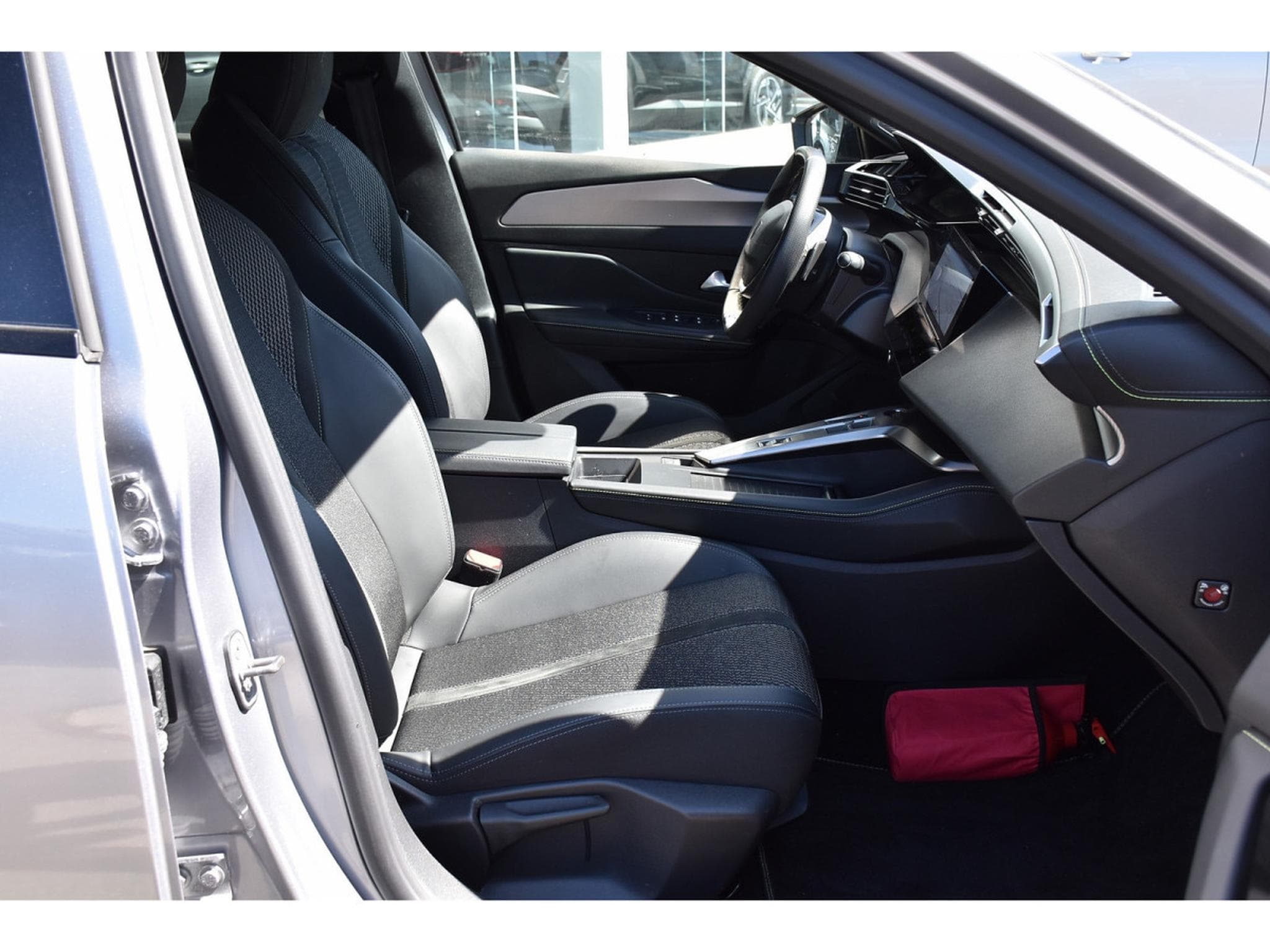 Peugeot 308 1.2 PureTech GT EAT8 REGUL LANE GPS CAM 1° MAIN (2024) - Photo 7