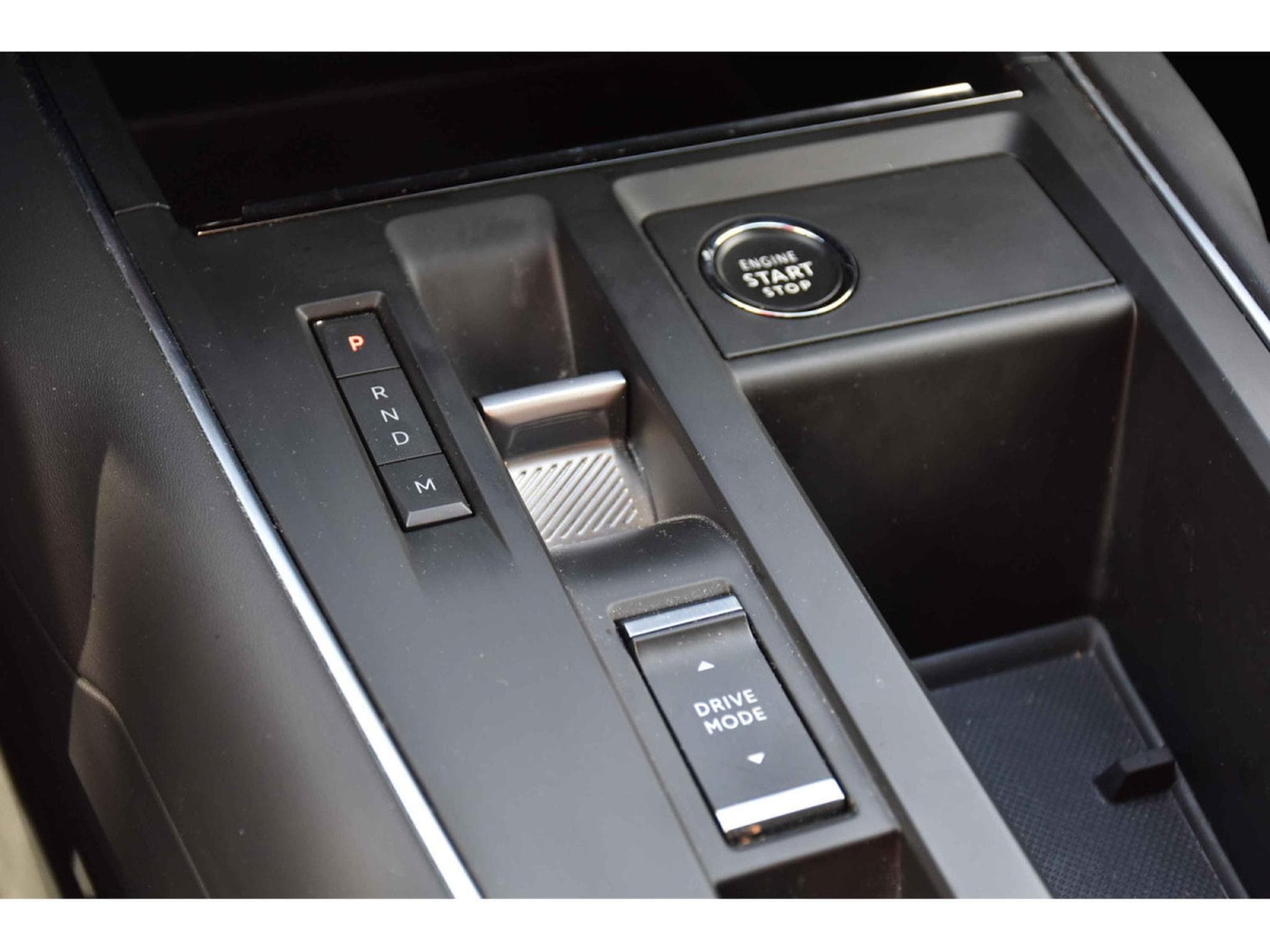 Citroën C5 Aircross 1.2 PureTech Shine EAT8 ACC CUIR CAM LANE SIDE ATT RMQ (2023) - Photo 17