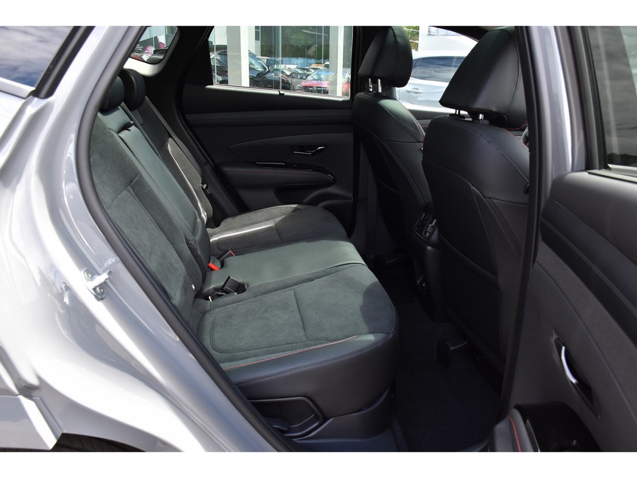 Hyundai Tucson 1.6 T-GDI 239 HYBRID 6AT N-LINE PANO HUD KRELL NEUF (2026) - Foto 8