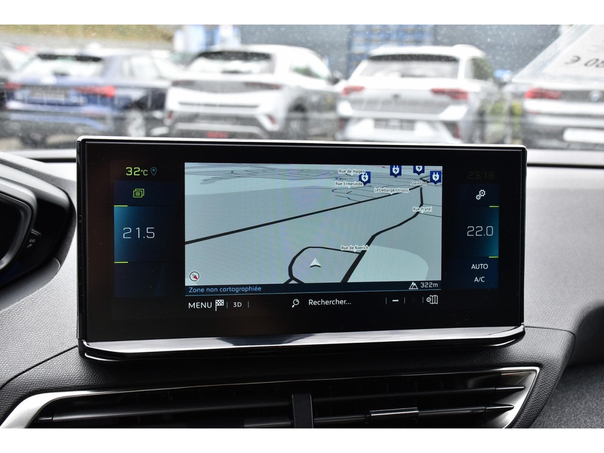 Peugeot 3008 1.6 Hybrid PHEV 180 Allure e-EAT8 LANE CAM 1° MAIN (2025) - Foto 10