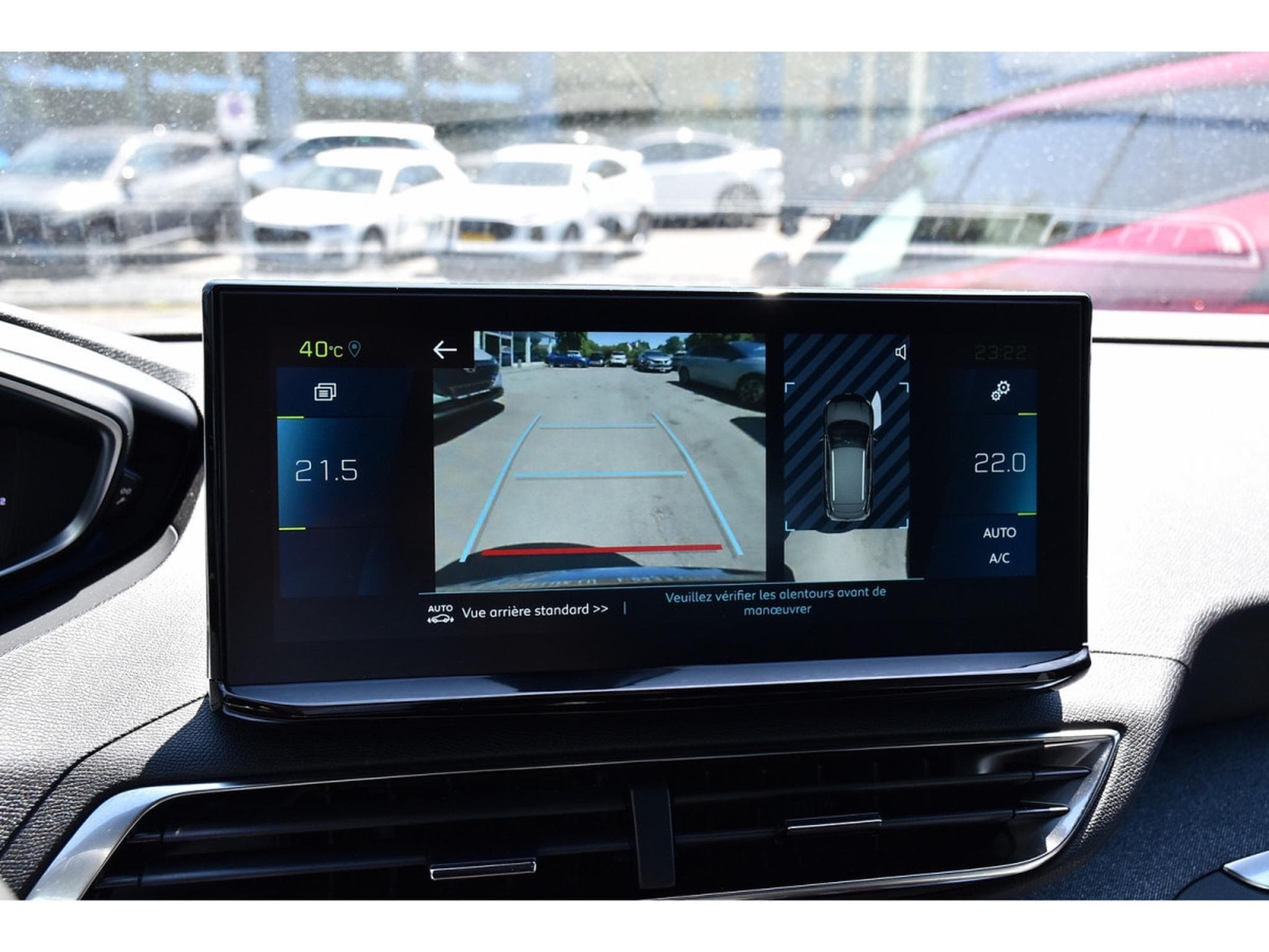 Peugeot 3008 1.6 Hybrid PHEV 180 Allure e-EAT8 LANE CAM 1° MAIN (2025) - Foto 16