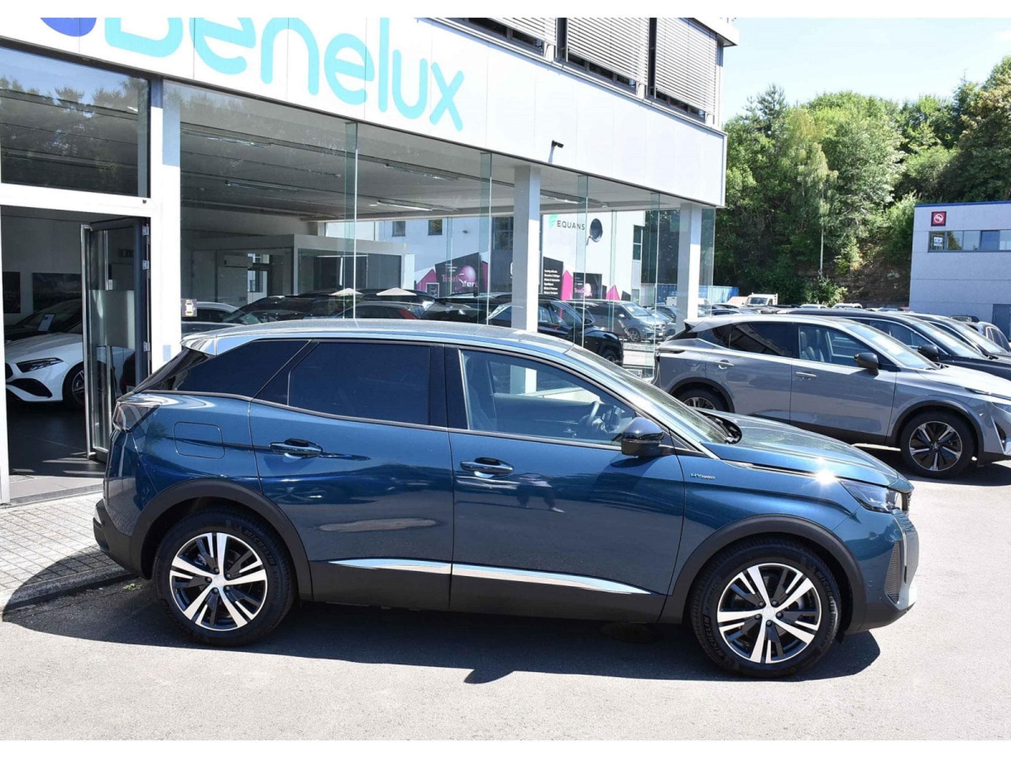 Peugeot 3008 1.6 Hybrid PHEV 180 Allure e-EAT8 LANE CAM 1° MAIN (2025) - Foto 3