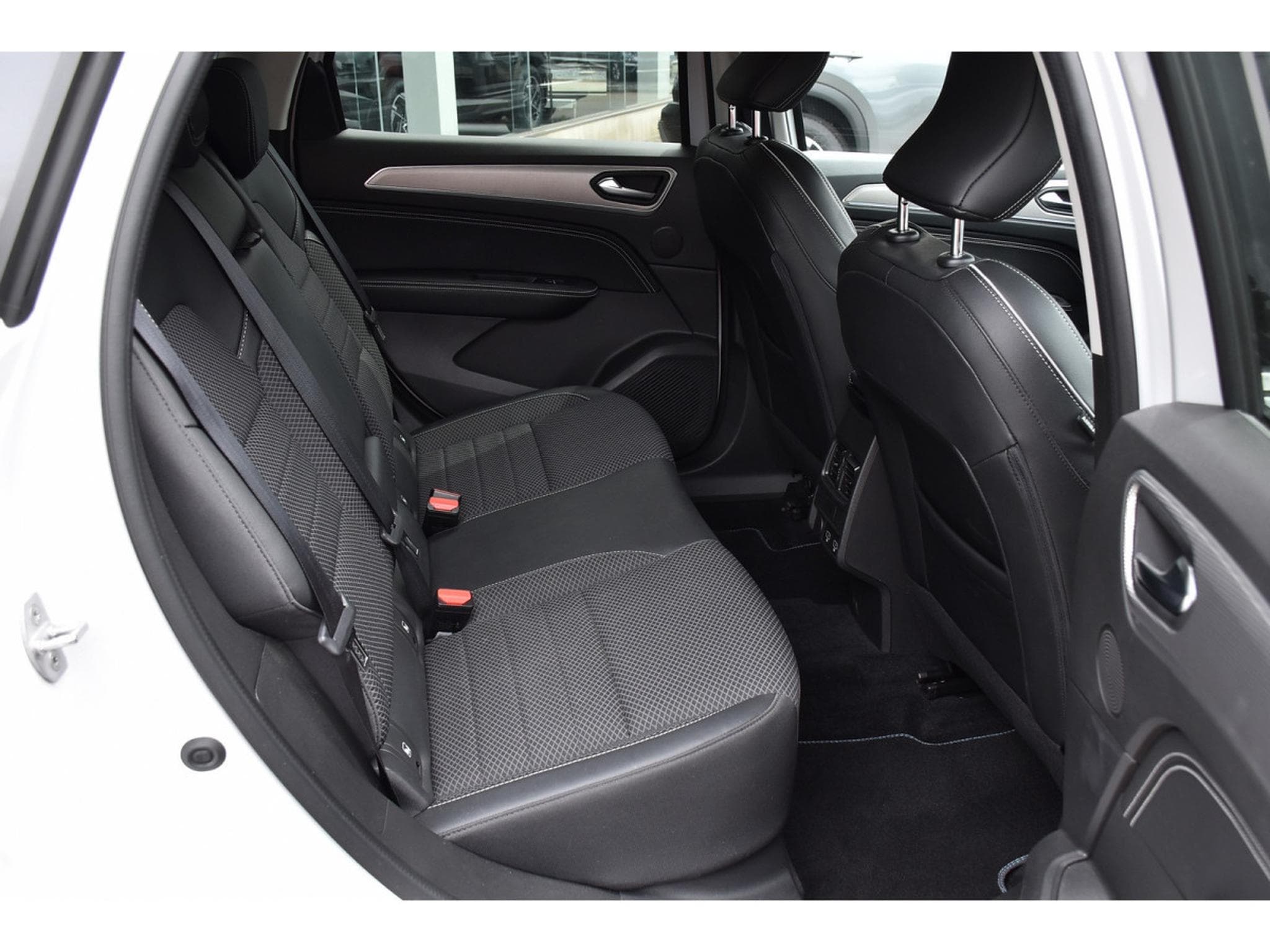 Renault Arkana 1.6 E-TECH HEV Techno EDC CUIR GPS LANE SIDE CAM (2023) - Foto 8