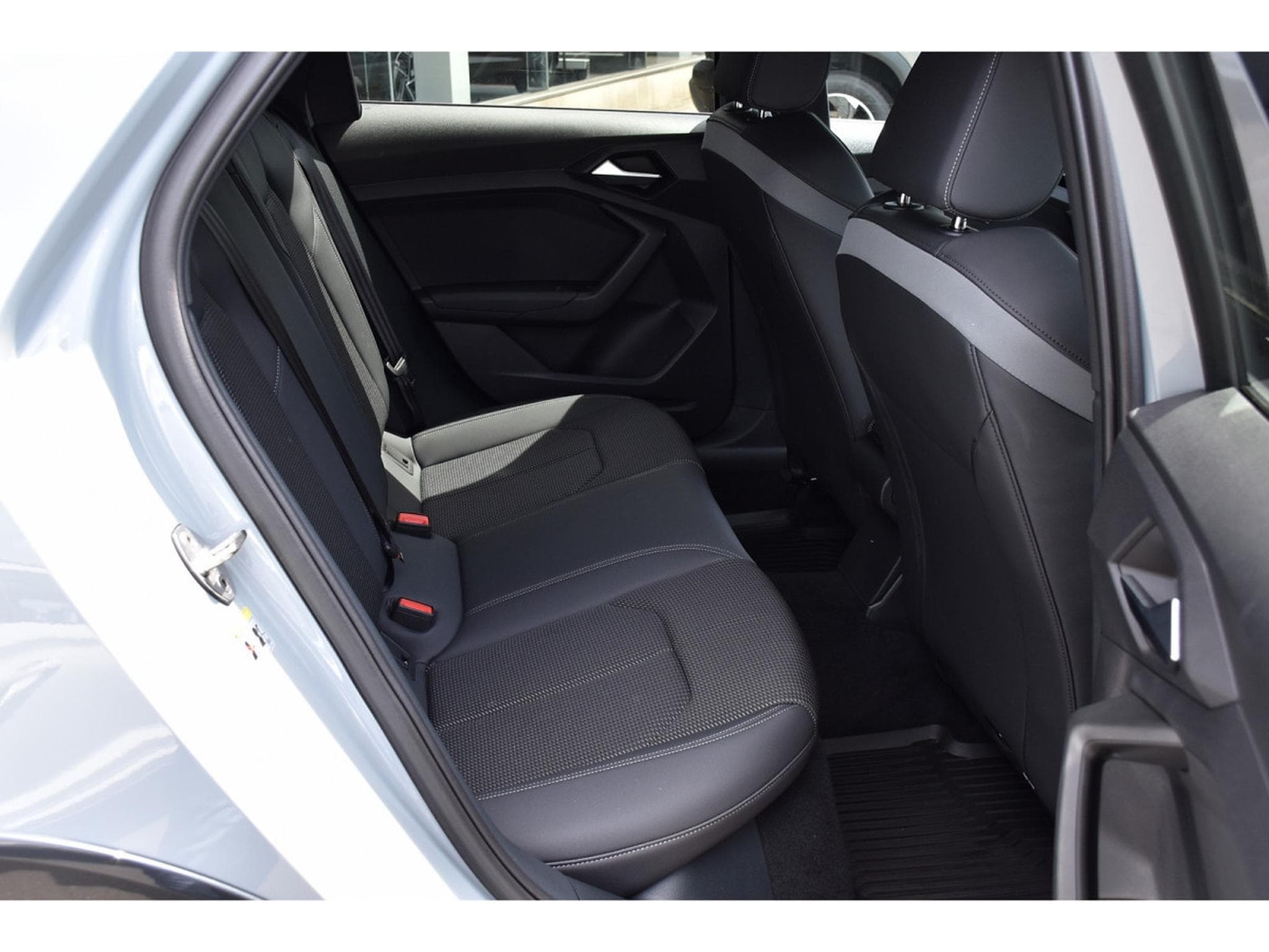 Audi A1 Allstreet 35 TFSI S-Line S-Tronic REGUL LANE GPS KEYLESS CAM (2025) - Foto 8
