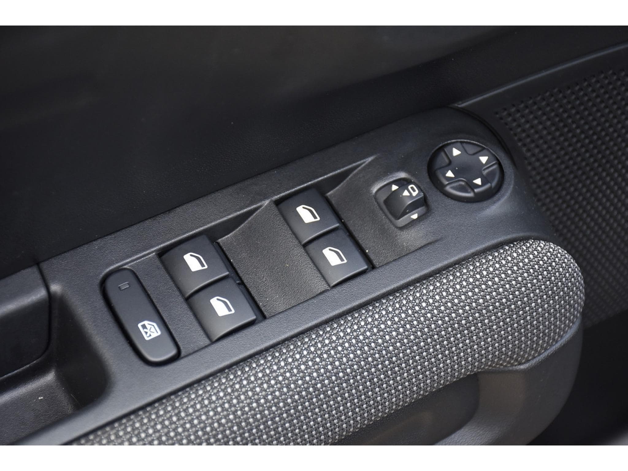 Citroën C3 Aircross 1.2 PureTech 110 MAX REGUL GPS LANE HUD GRIP CAM JA17 1°MAIN (2024) - Foto 20