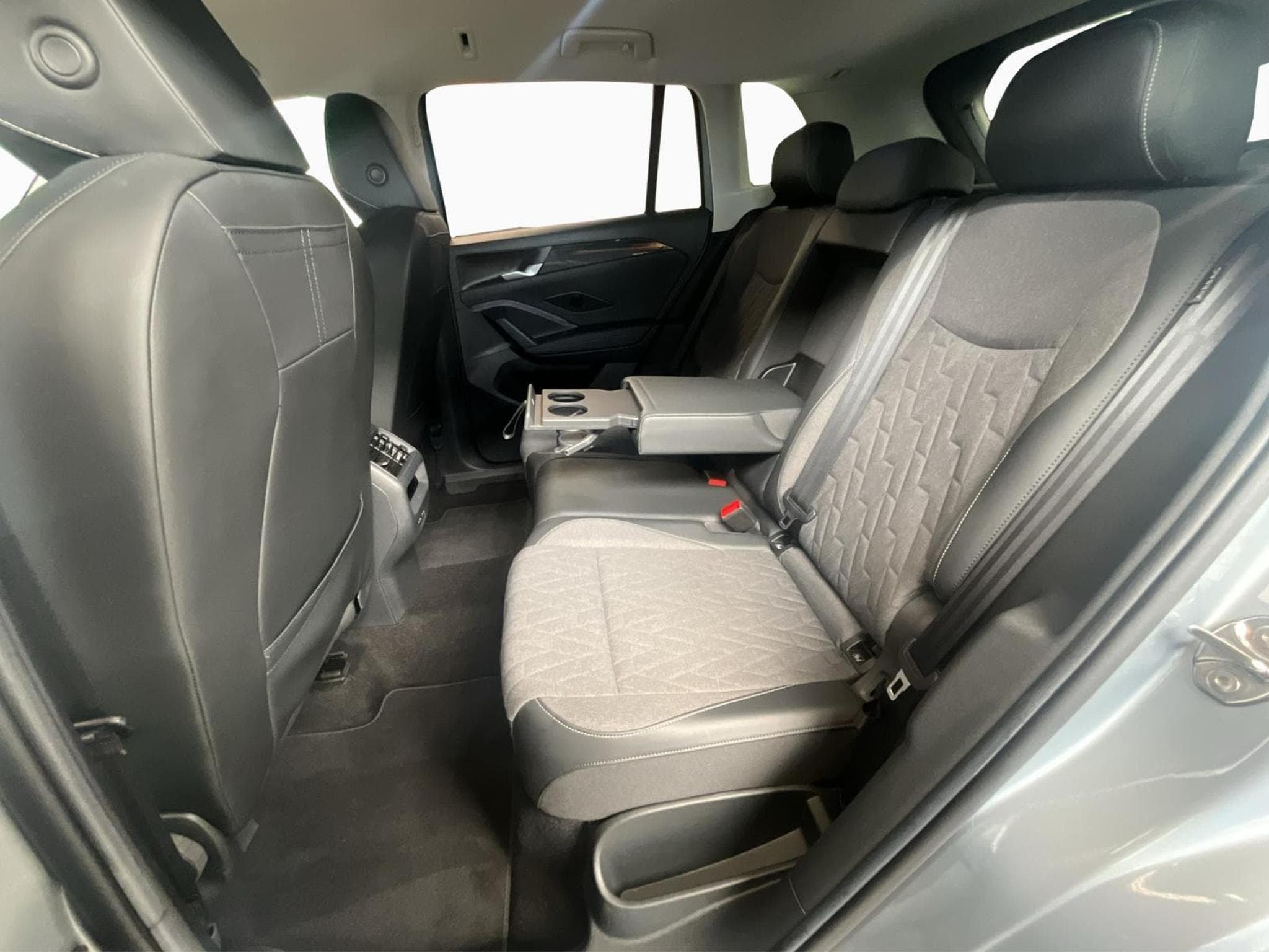 VW Tiguan Style+DSG+P.Design+P.Confort+P.Start+Navi+Led (2024) - Foto 16