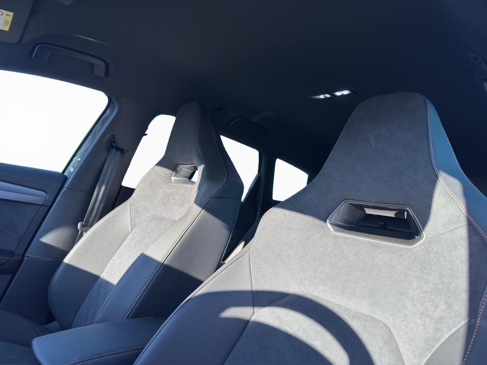 Cupra Leon Sportstourer 2.0 TSI 4Drive DSG, MATRIX, SENNHEISER, NAVI, A (2026) - Foto 13