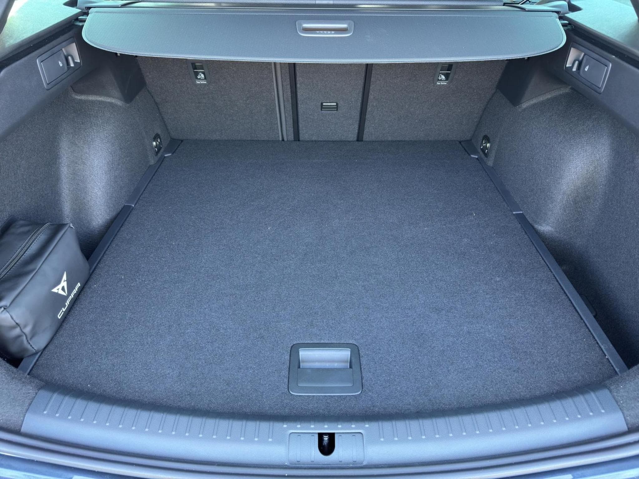 Cupra Leon Sportstourer 2.0 TSI 4Drive DSG, MATRIX, SENNHEISER, NAVI, A (2026) - Foto 15