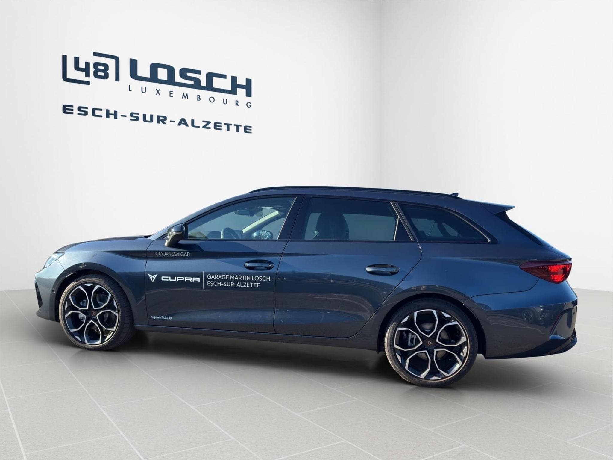 Cupra Leon Sportstourer 2.0 TSI 4Drive DSG, MATRIX, SENNHEISER, NAVI, A (2026) - Foto 4