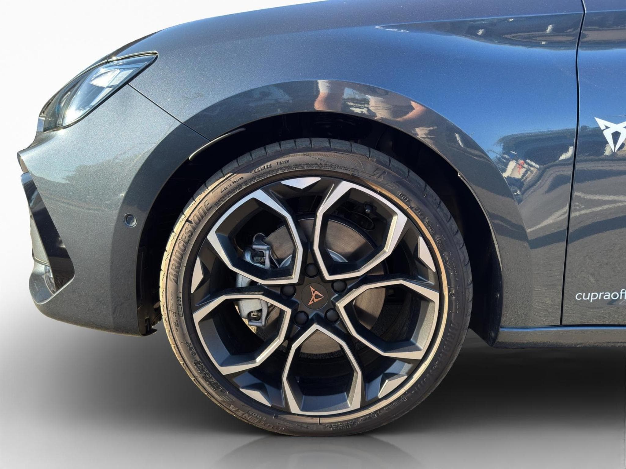 Cupra Leon Sportstourer 2.0 TSI 4Drive DSG, MATRIX, SENNHEISER, NAVI, A (2026) - Foto 7