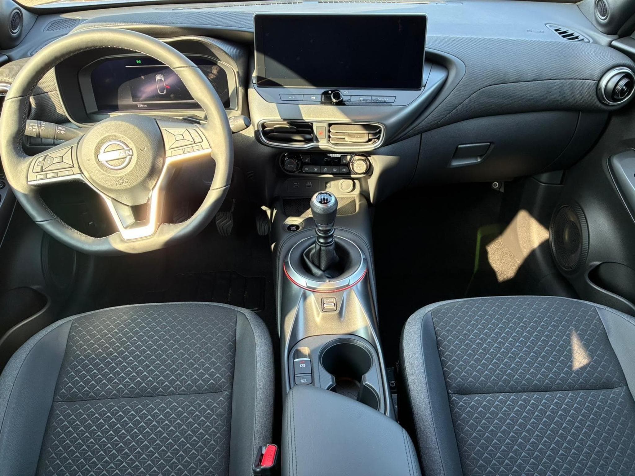 Nissan Juke Standard (2024) - Photo 6