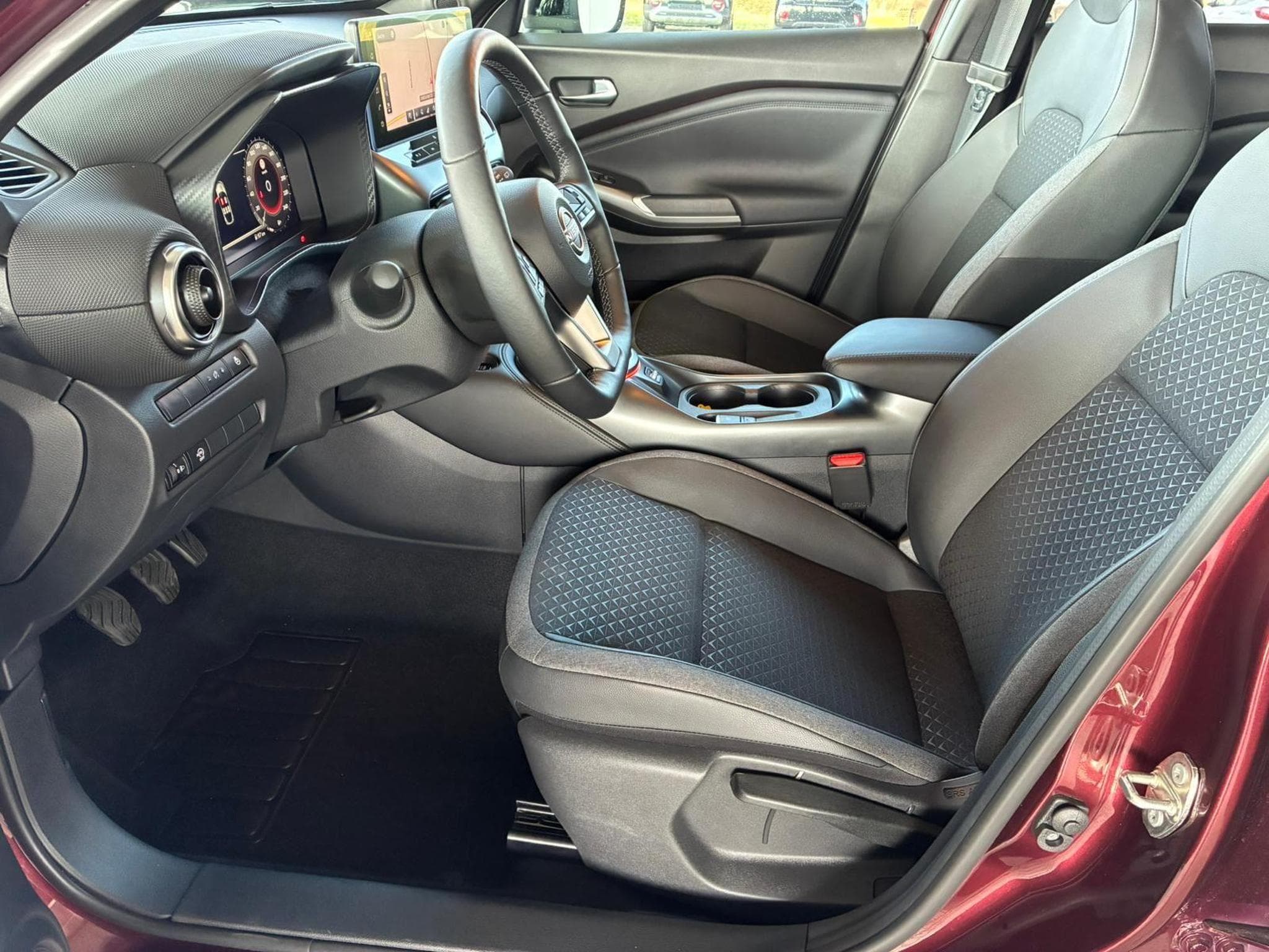Nissan Juke Standard (2024) - Photo 7