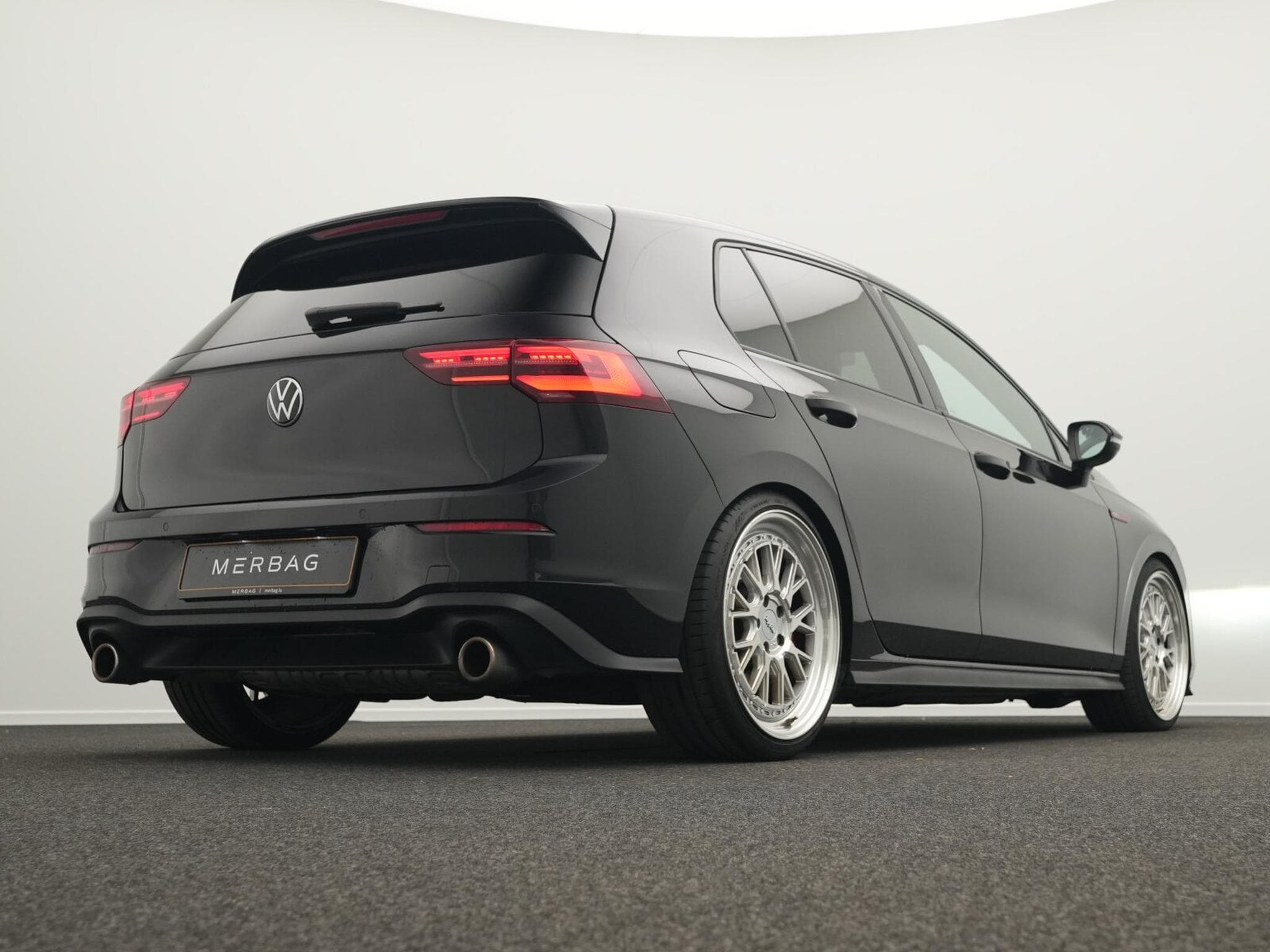 VW Golf VIII 2.0 TSI GTI (2022) - Photo 11