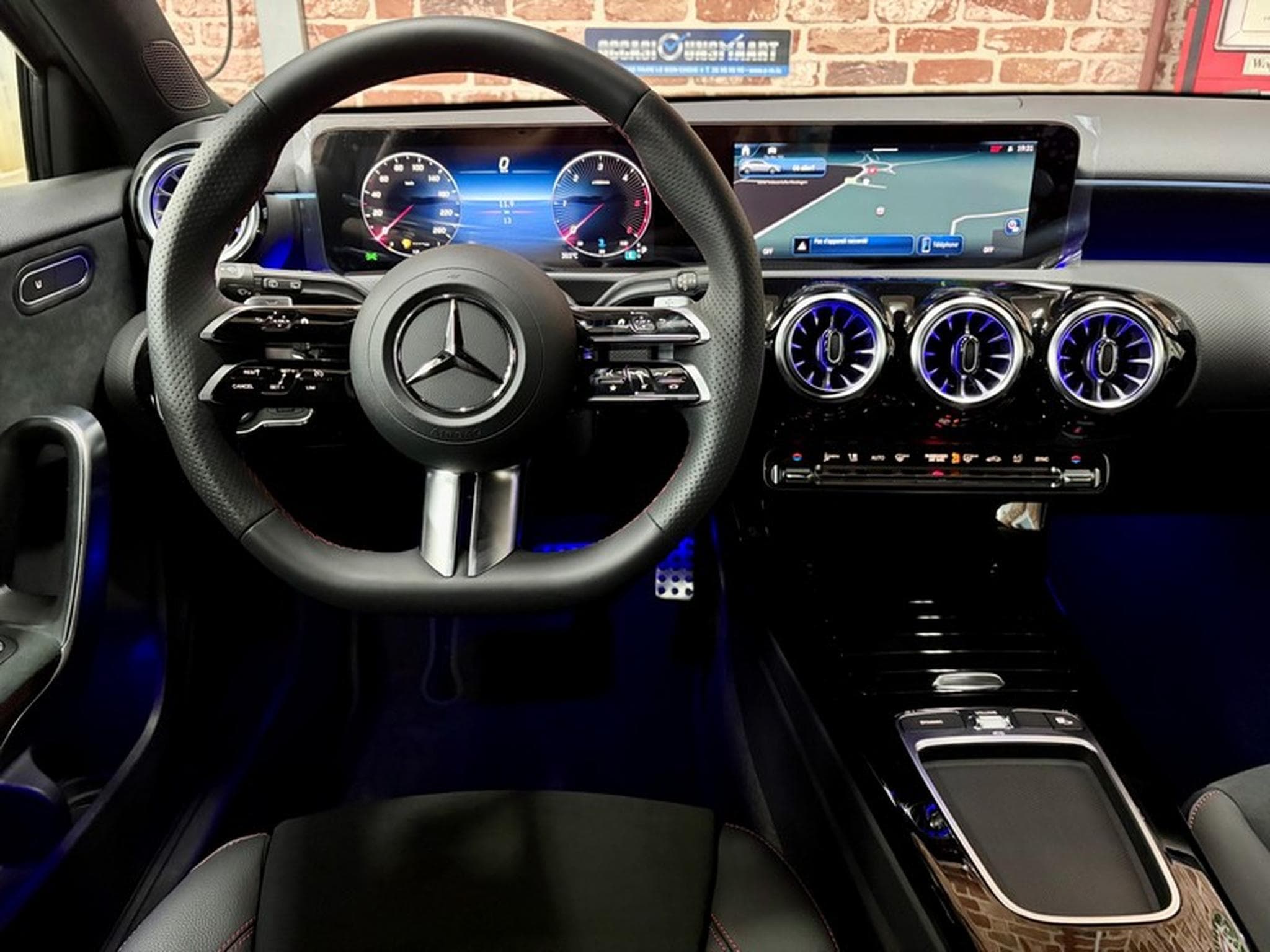 Mercedes A 200 A 200d 2.0 150cv Auto AMG-LINE (Neuf) (2026) - Foto 4