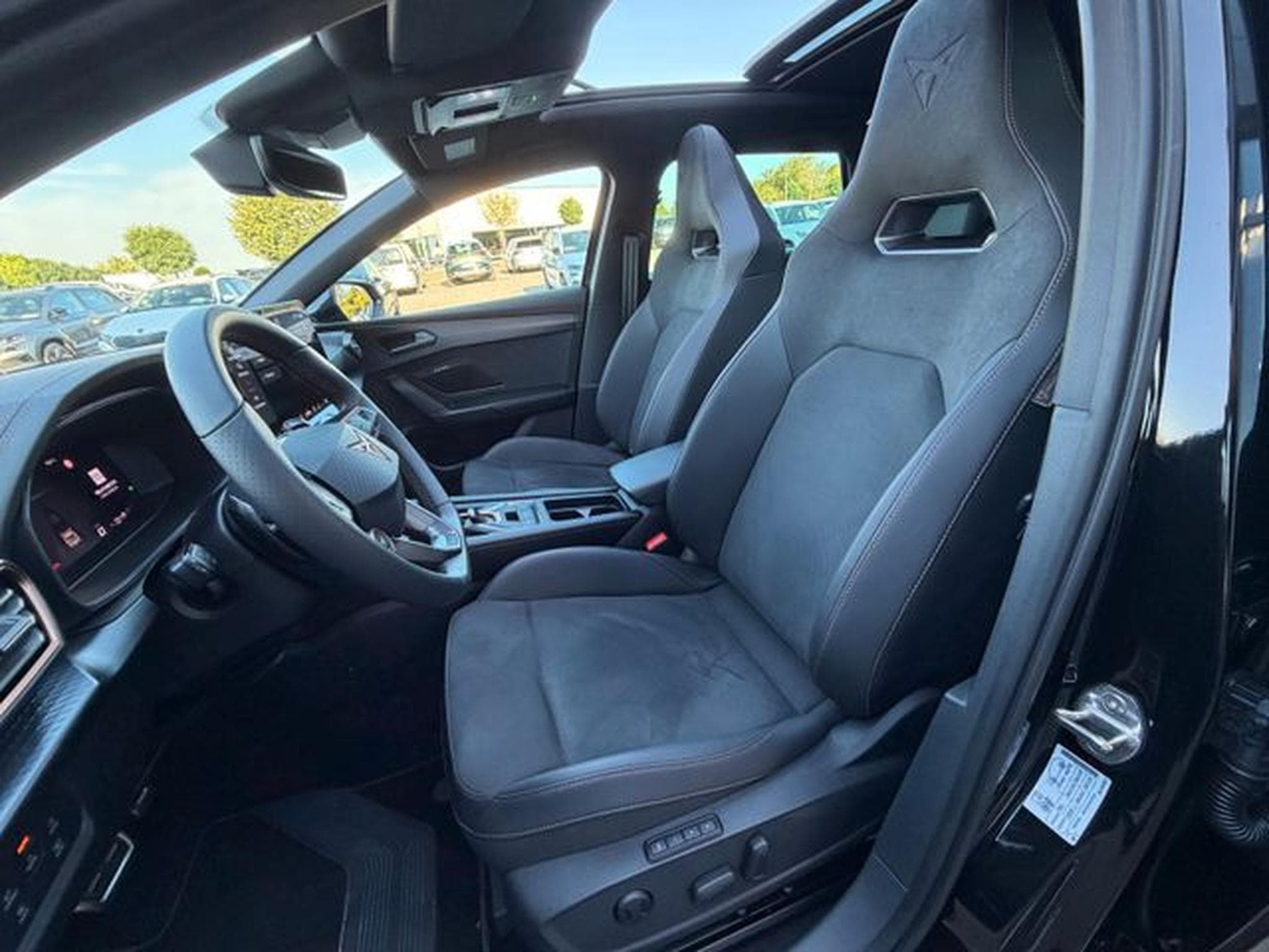 Cupra Leon Leon Sportstourer 2.0TSI 4Drive Pano Schalensitz (2025) - Foto 11