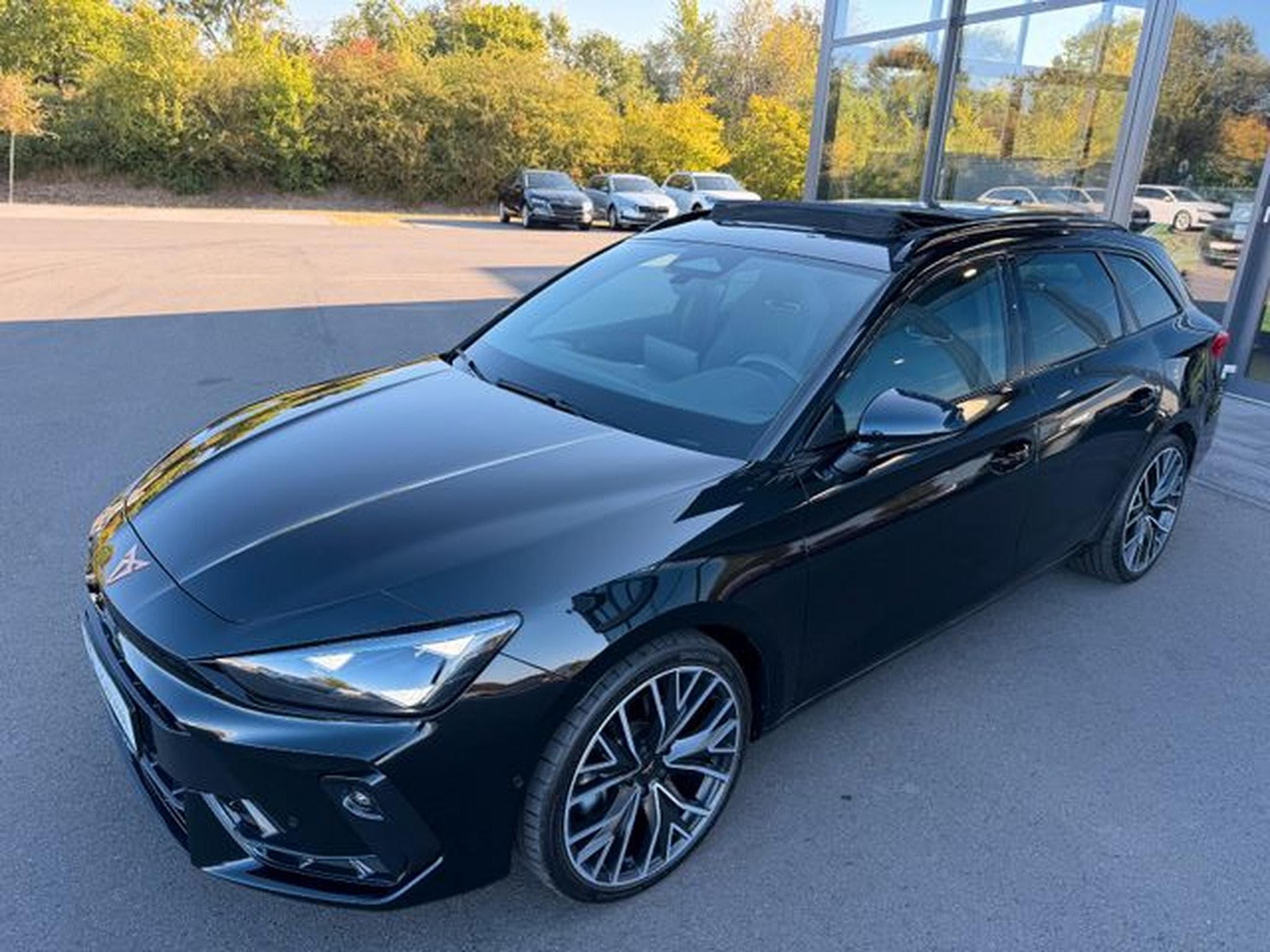 Cupra Leon Leon Sportstourer 2.0TSI 4Drive Pano Schalensitz (2025) - Foto 2