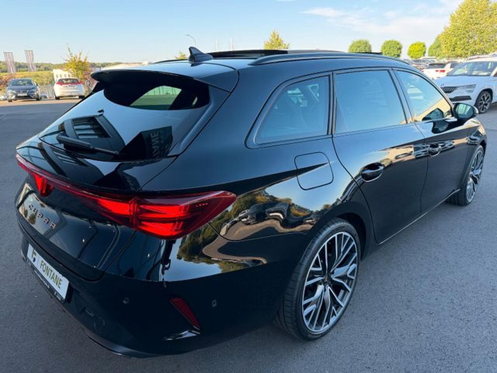 Cupra Leon Leon Sportstourer 2.0TSI 4Drive Pano Schalensitz (2025) - Foto 7