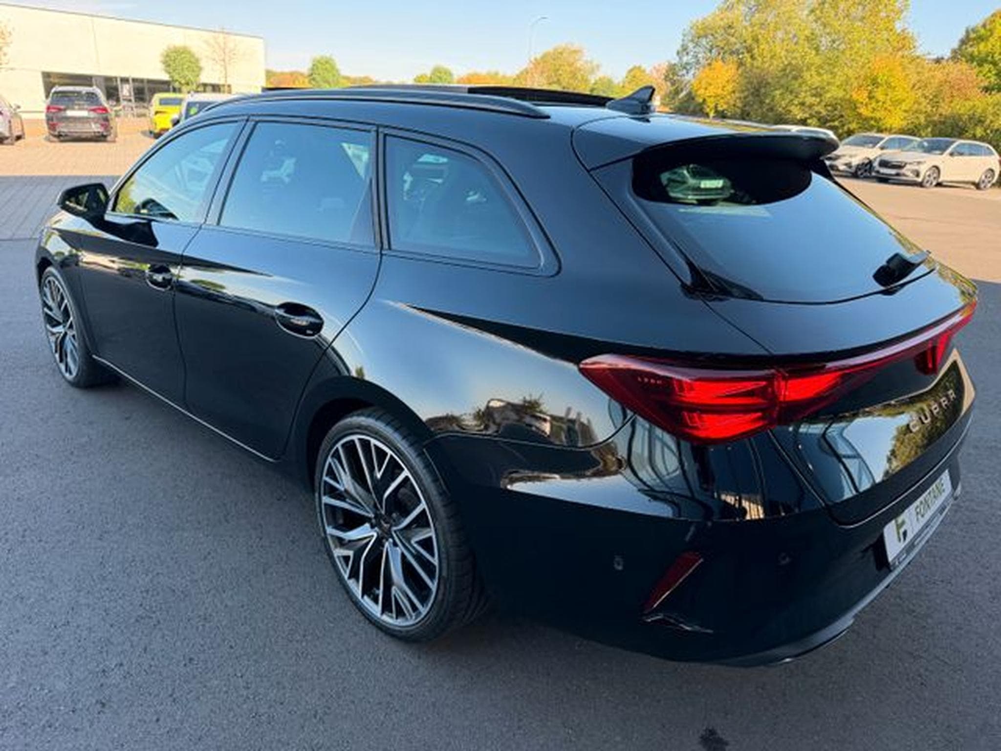 Cupra Leon Leon Sportstourer 2.0TSI 4Drive Pano Schalensitz (2025) - Foto 9