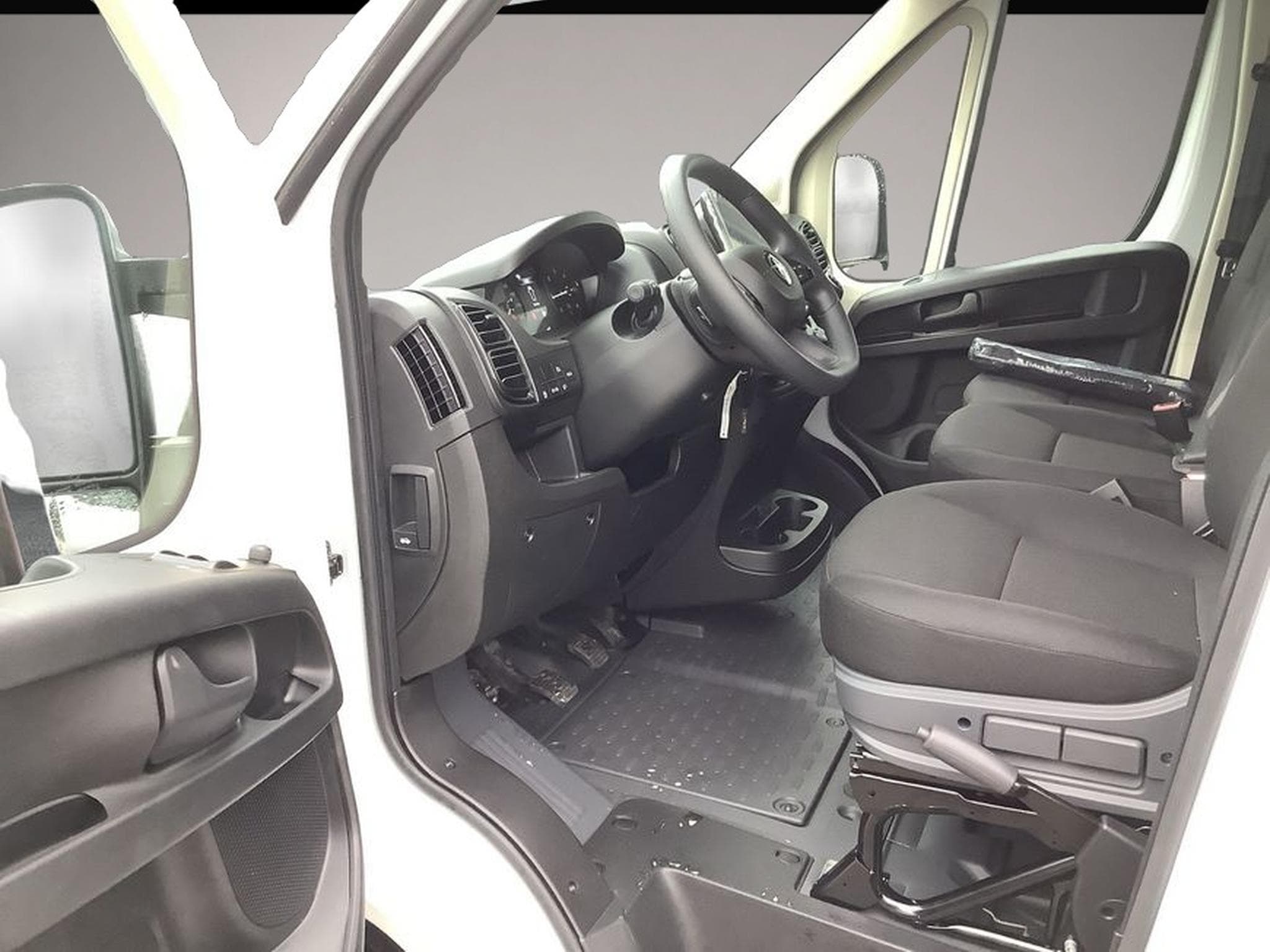 Opel Monterey (2025) - Photo 2