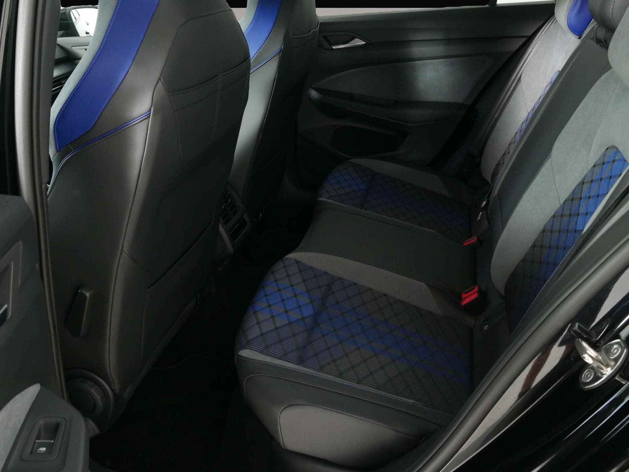 VW Golf (2025) - Photo 4