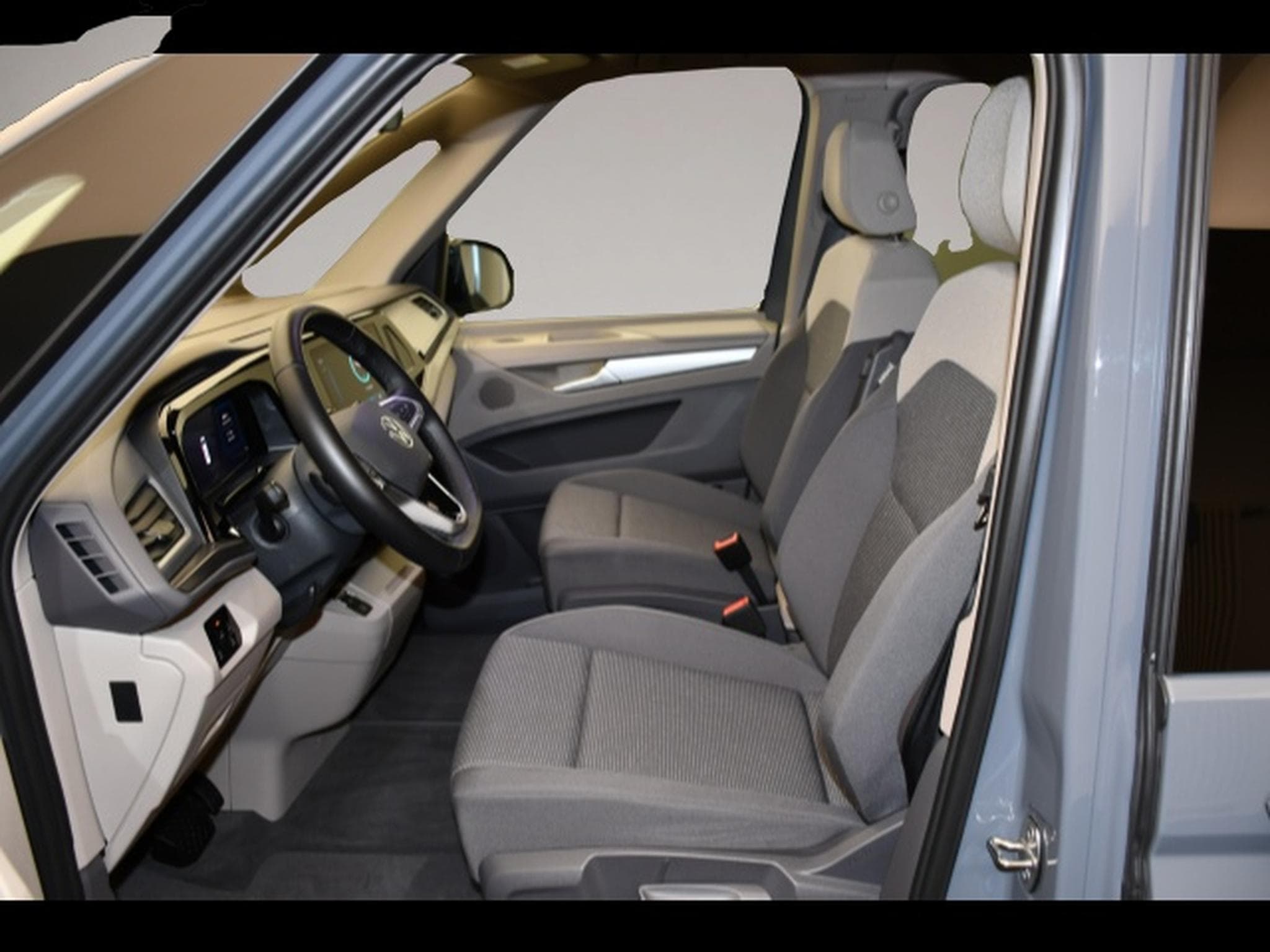 VW Multivan (2024) - Photo 3