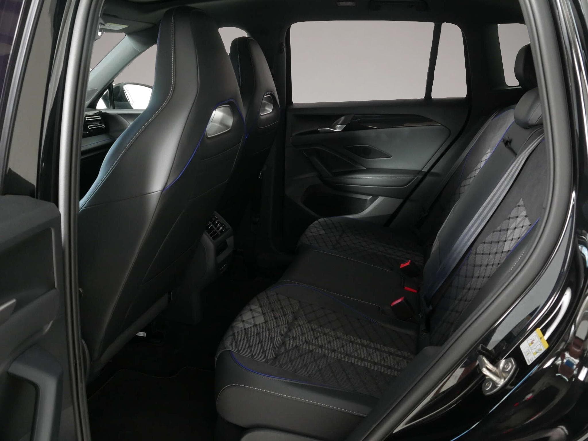 VW Tiguan (2025) - Photo 4