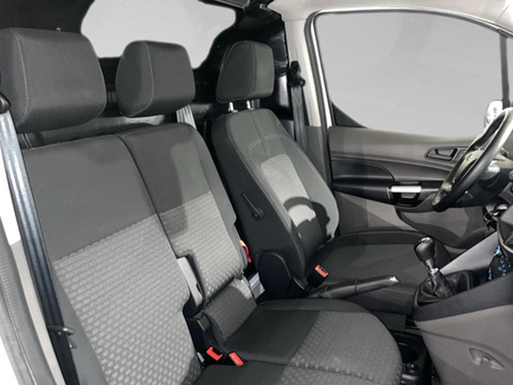 Ford Transit 1.5 TDCi 74kW L1 Trend (2025) - Photo 11