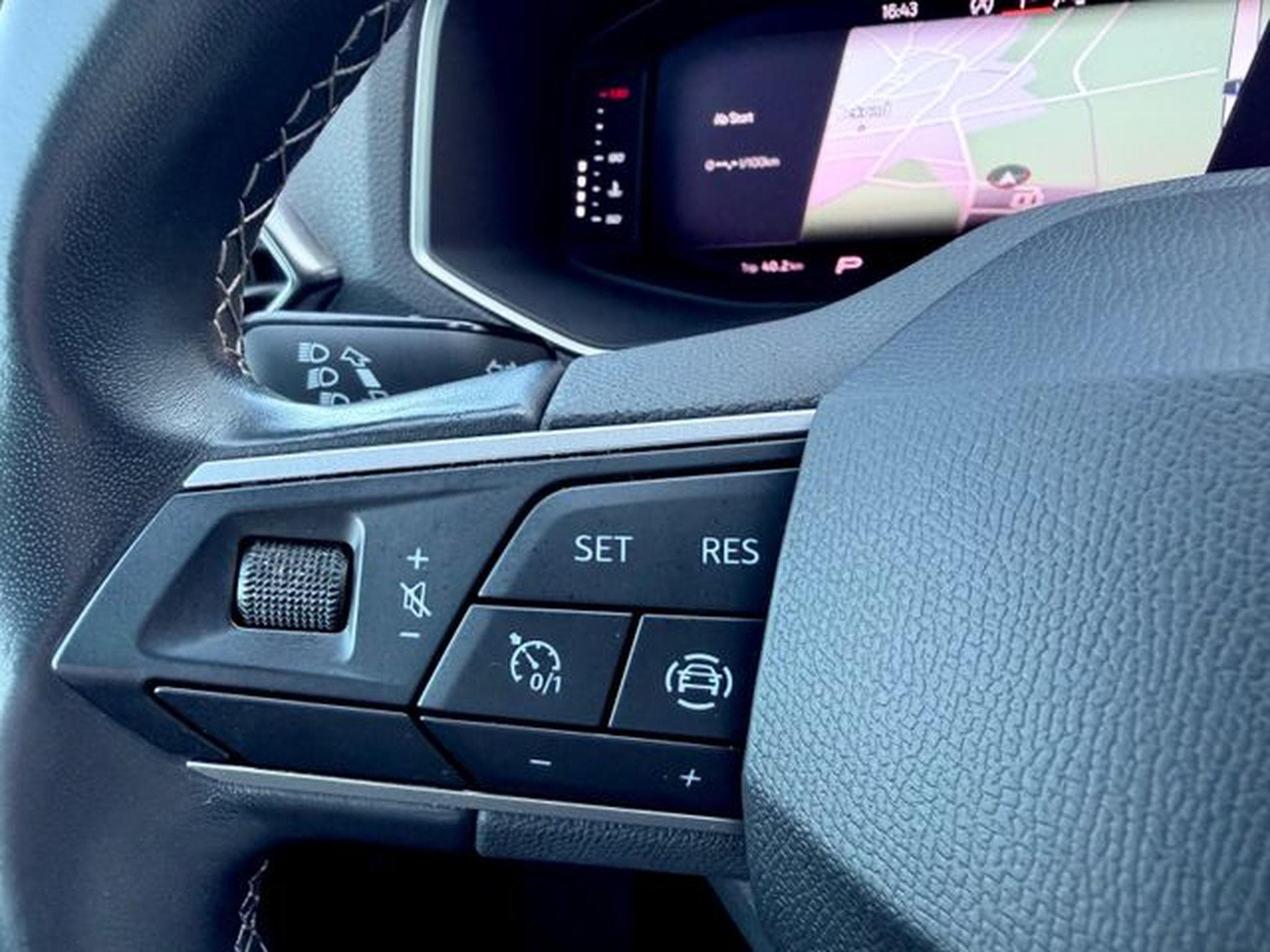 Seat Tarraco Tarraco 1.5 TSI DSG /NAVI/LED/AHK/CAM/GARANTIE/ (2021) - Photo 17