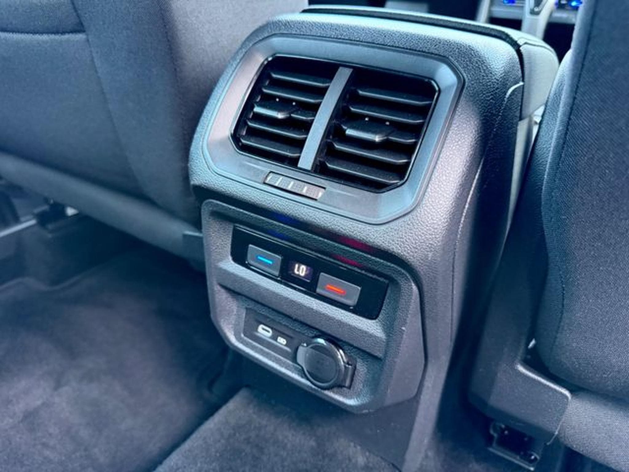 Seat Tarraco Tarraco 1.5 TSI DSG /NAVI/LED/AHK/CAM/GARANTIE/ (2021) - Photo 19