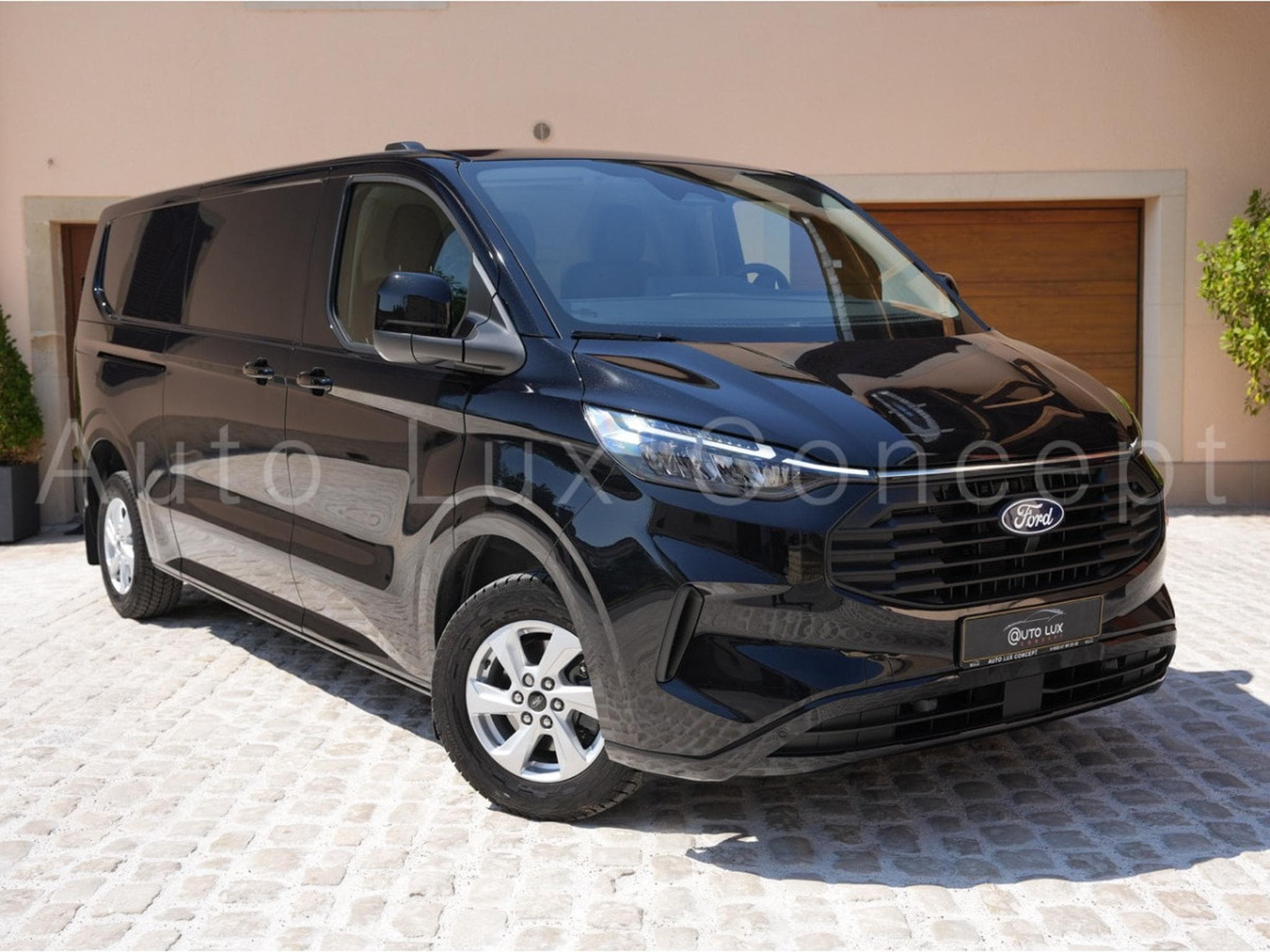 Ford Transit Fourgon 300 L2 Limited 2.0 EcoBlue 170 AT8 (2024) - Photo 2