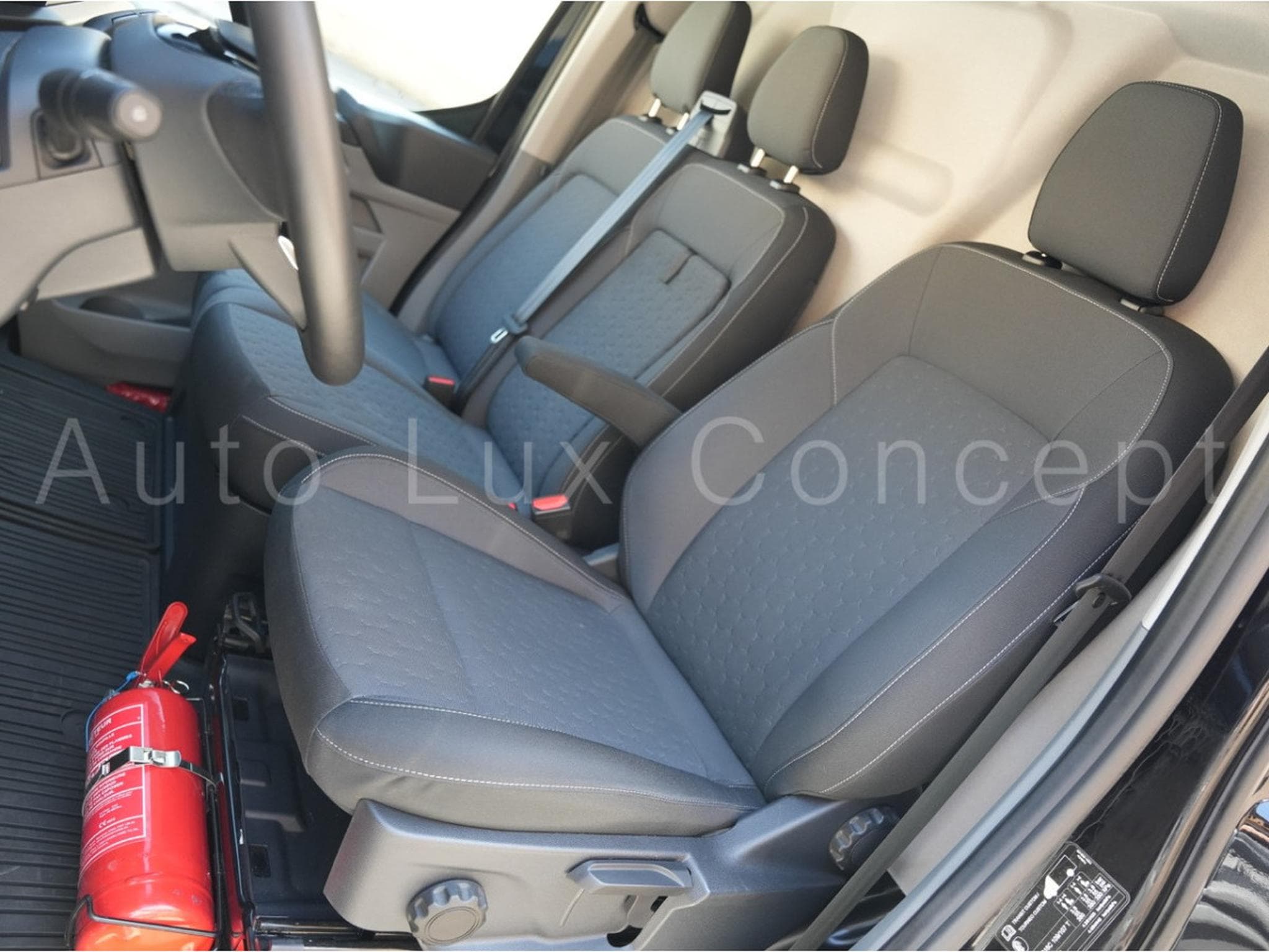 Ford Transit Fourgon 300 L2 Limited 2.0 EcoBlue 170 AT8 (2024) - Photo 7