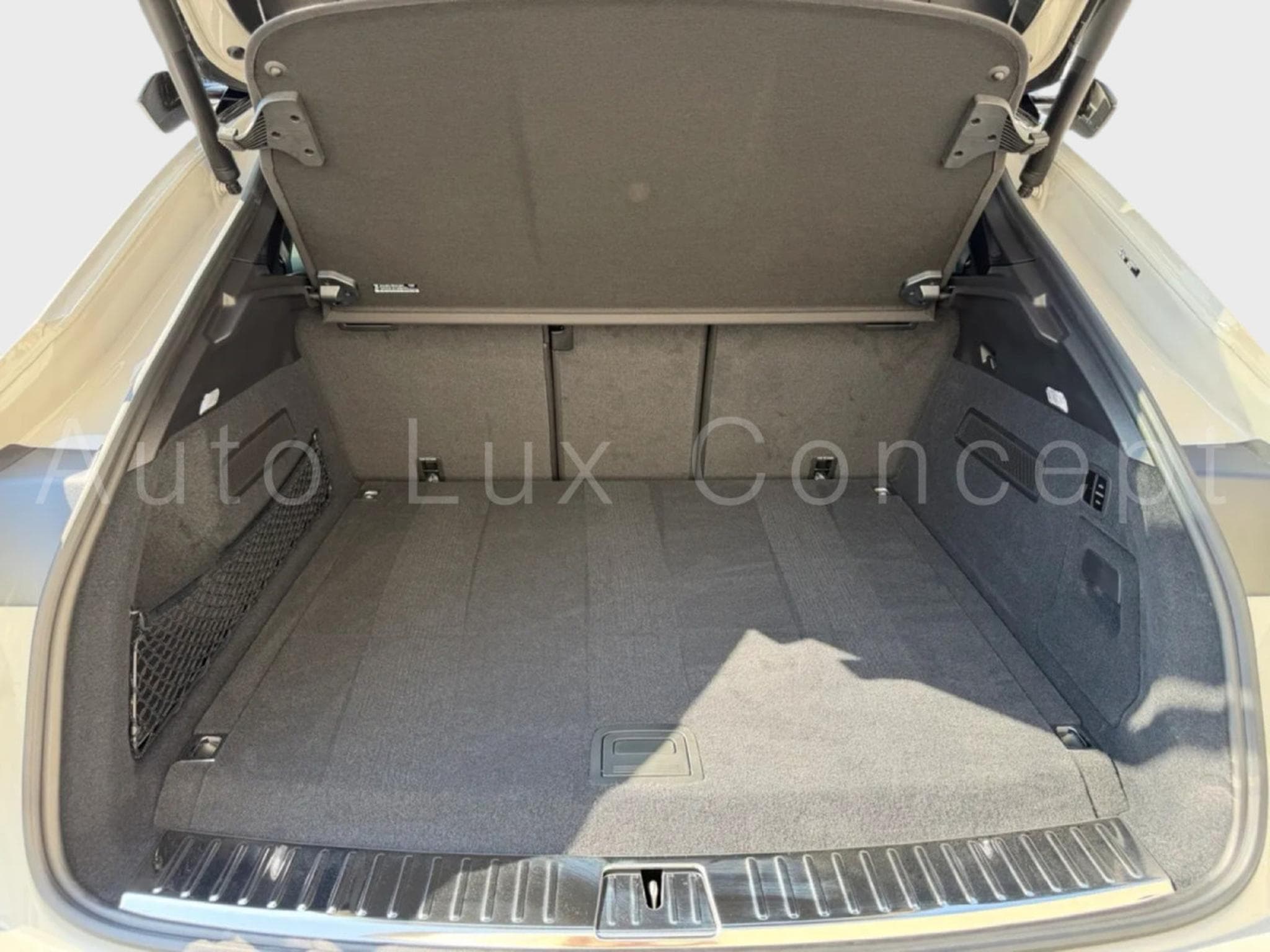 Porsche Cayenne Turbo E-Hybrid Coupé avec Pack GT (2026) - Photo 24