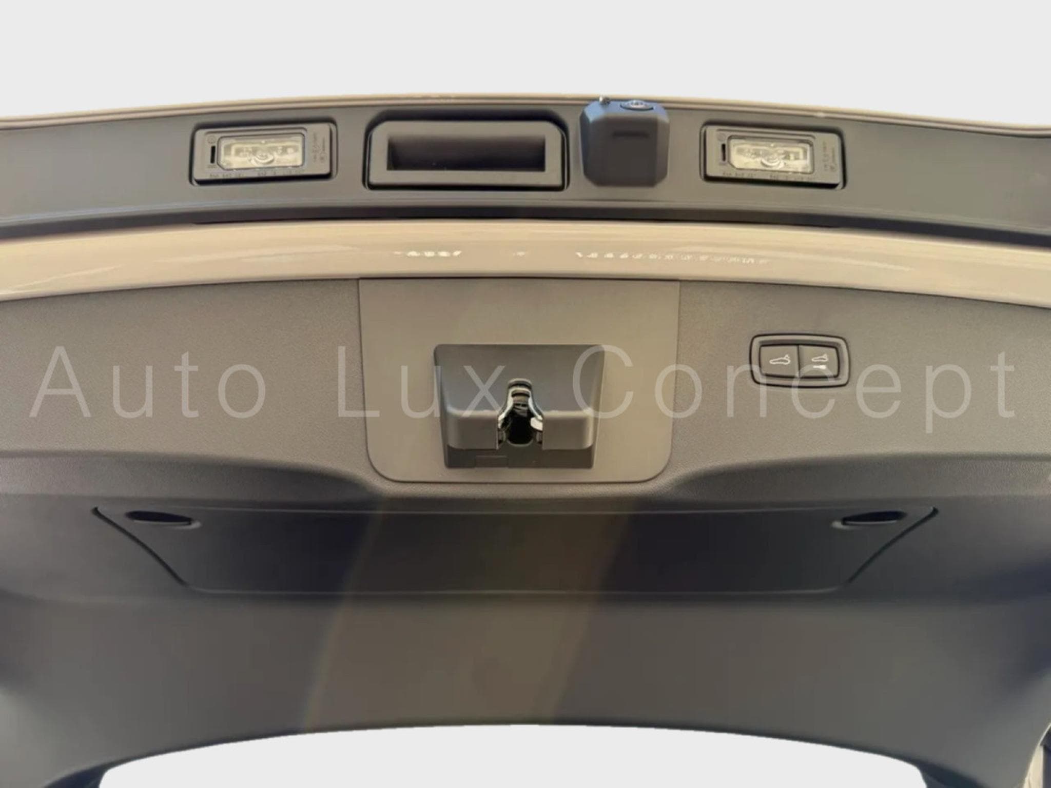 Porsche Cayenne Turbo E-Hybrid Coupé avec Pack GT (2026) - Photo 25