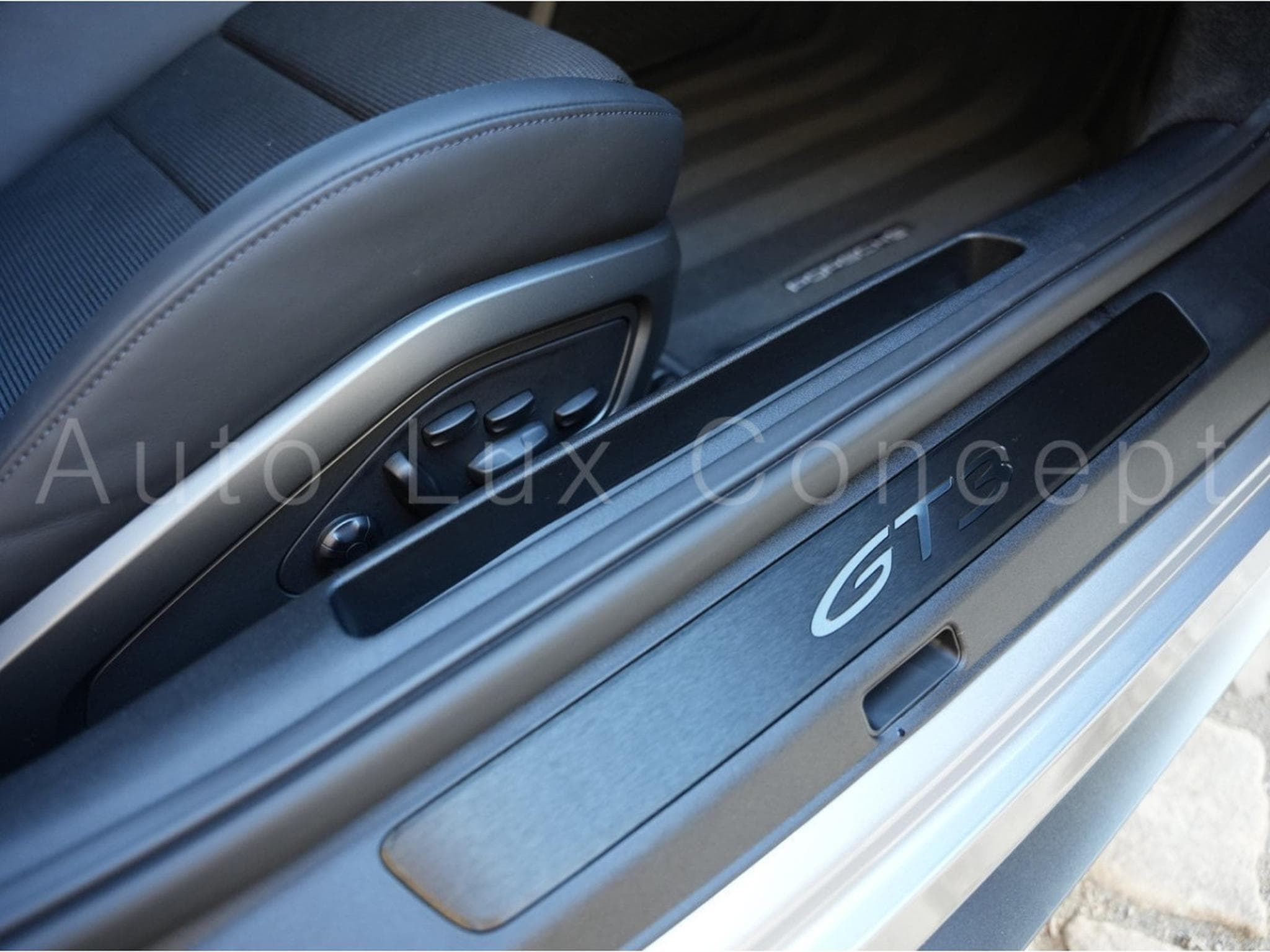 Porsche 911 911 GT3 Pack Touring (2022) - Photo 26