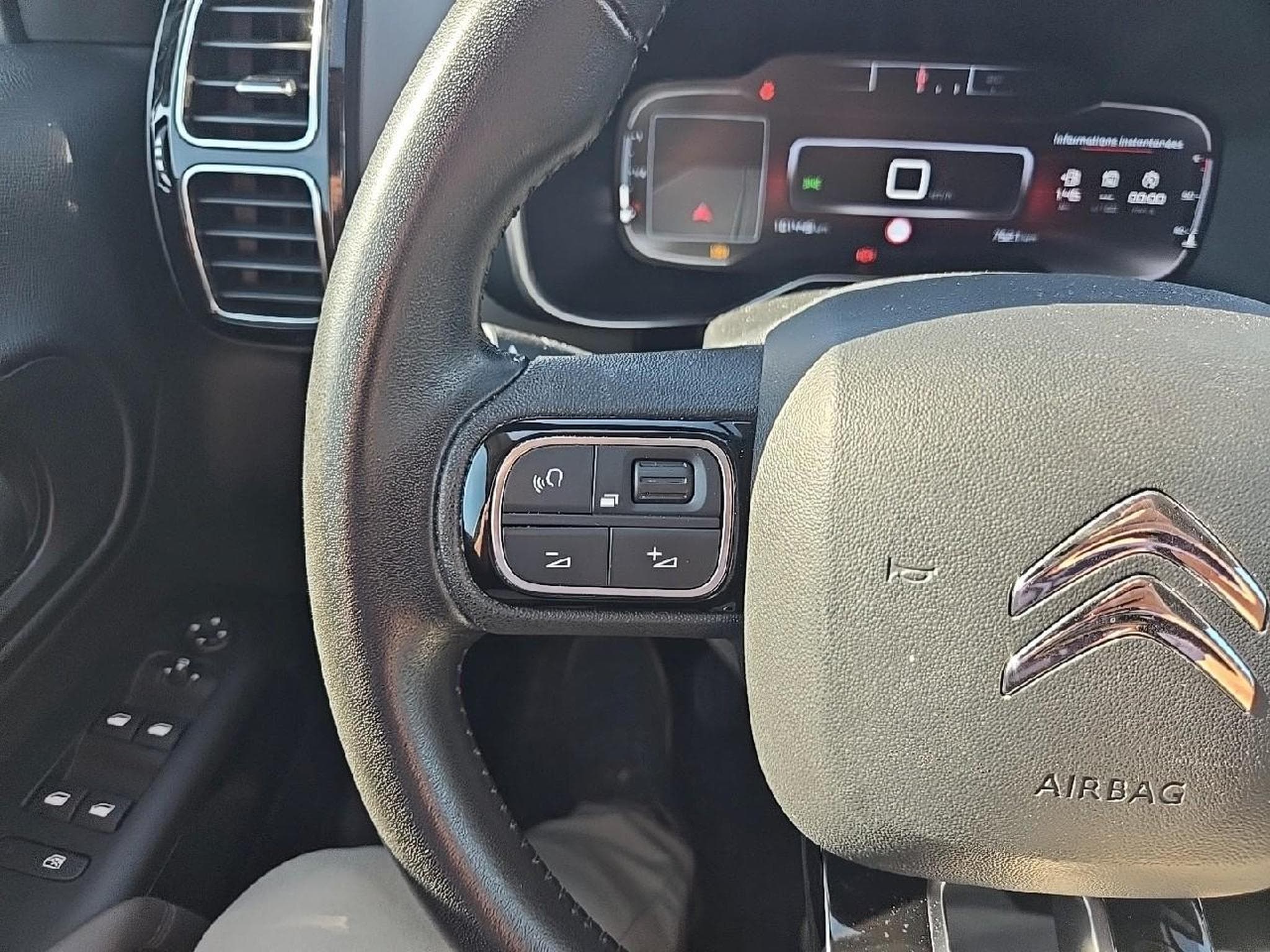 Citroen C5 AIRCROSS BLUEHDI 130 FEEL (2020) - Photo 18