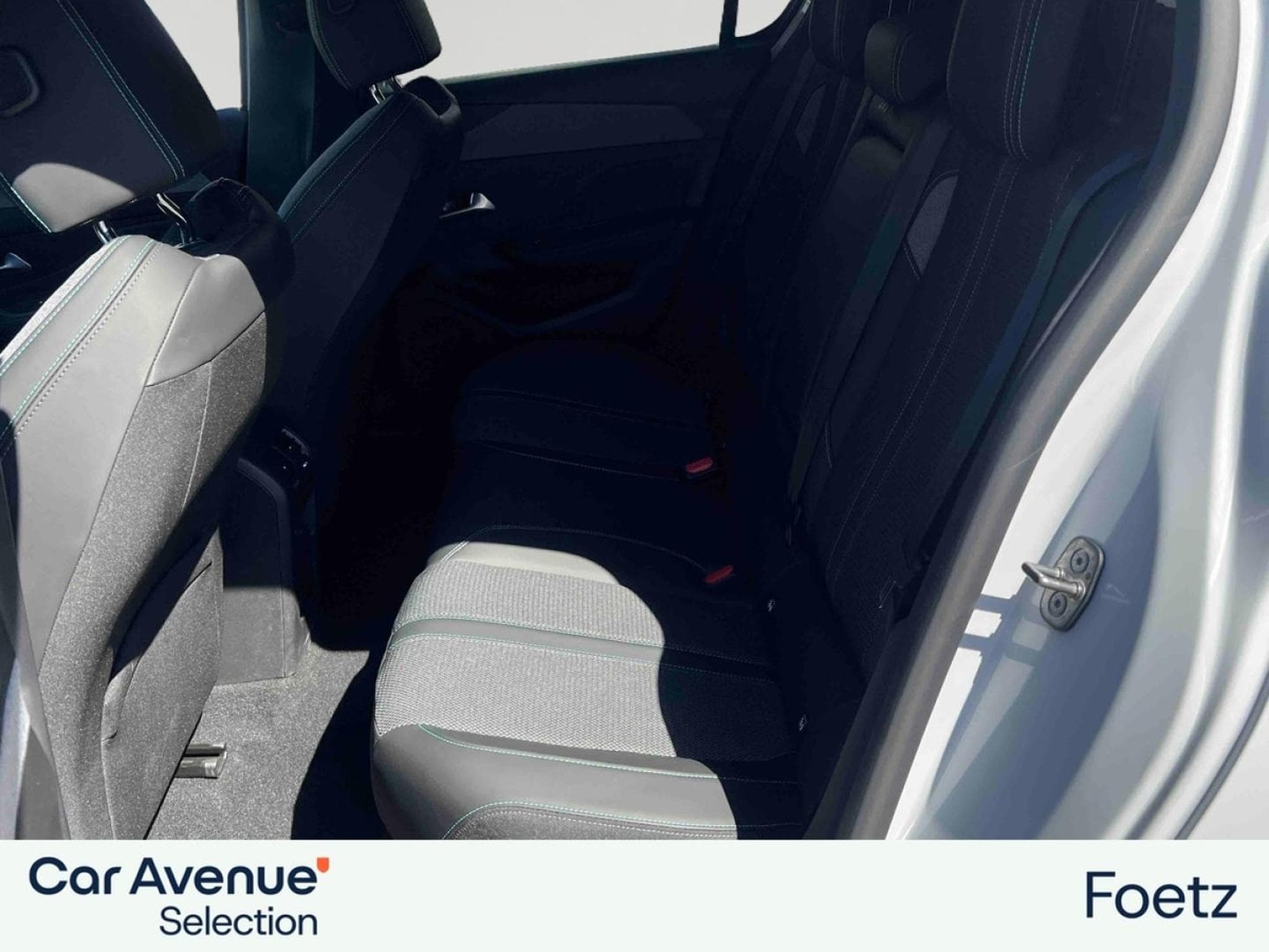 PEUGEOT 308 1.5 BlueHDi 130ch S&S Allure EAT8 (2024) - Foto 9