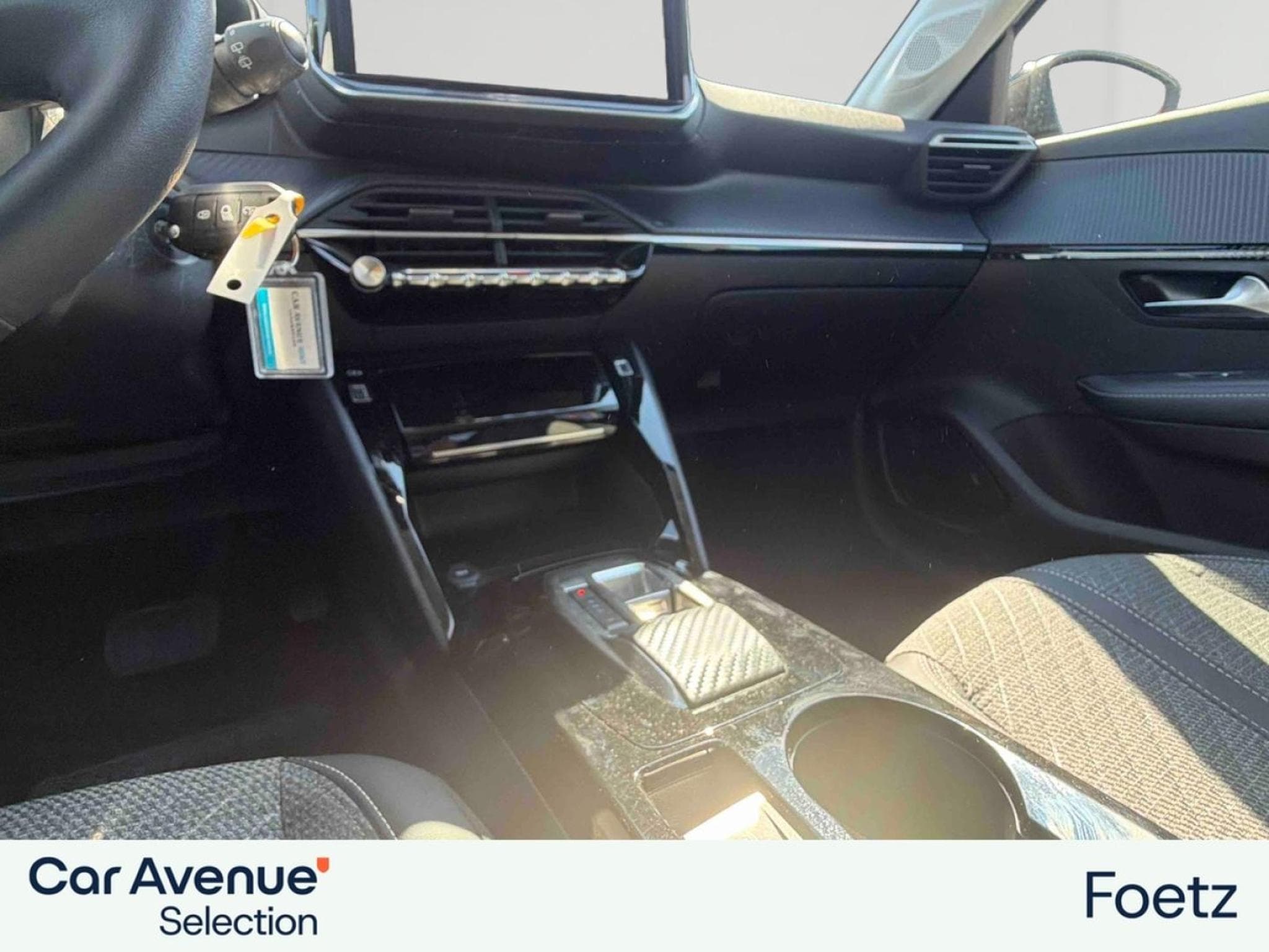 PEUGEOT 208 1.2 Hybrid 100ch Allure e-DCS6 (2024) - Foto 10