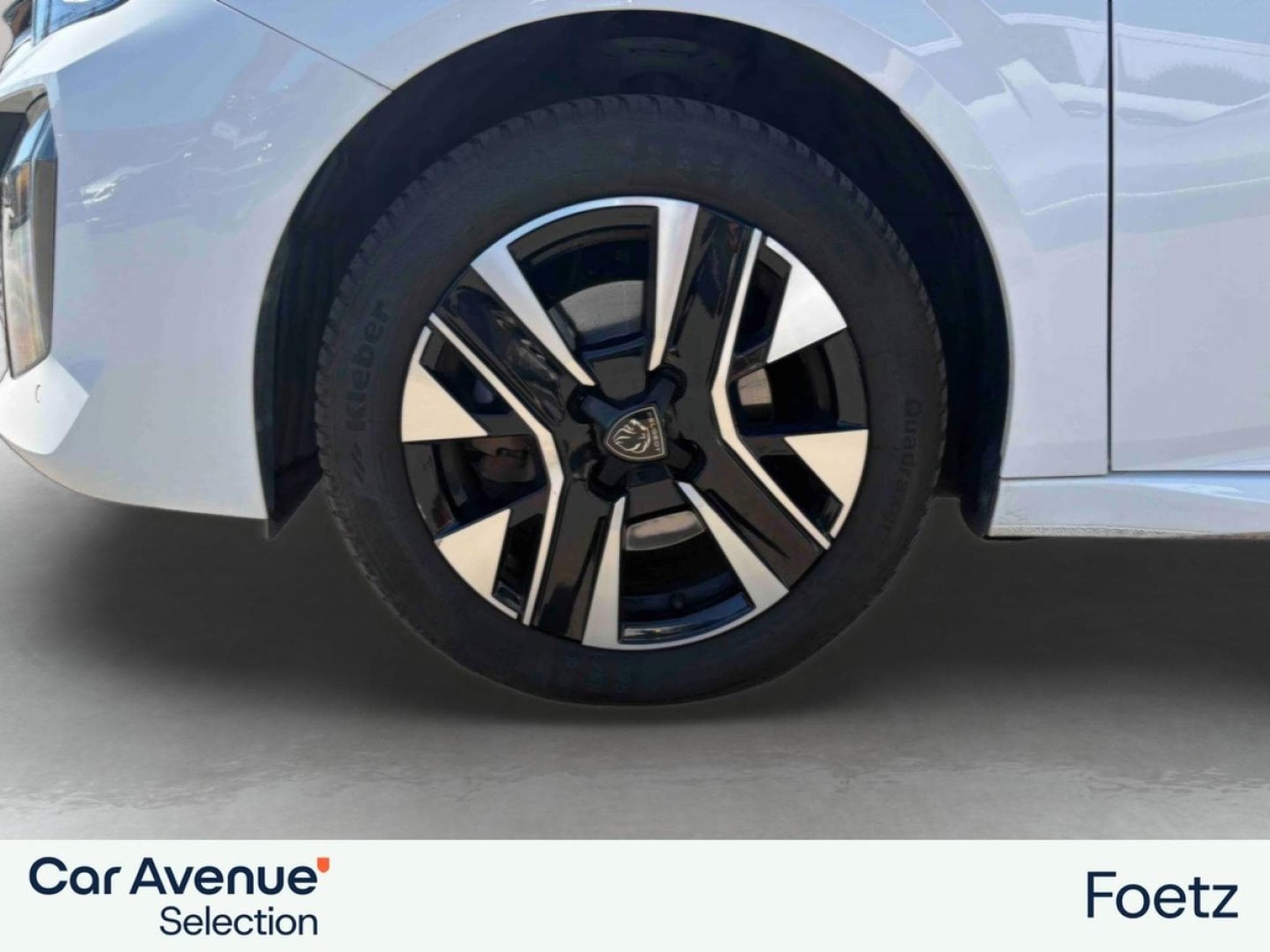 PEUGEOT 208 1.2 Hybrid 100ch Allure e-DCS6 (2024) - Foto 11