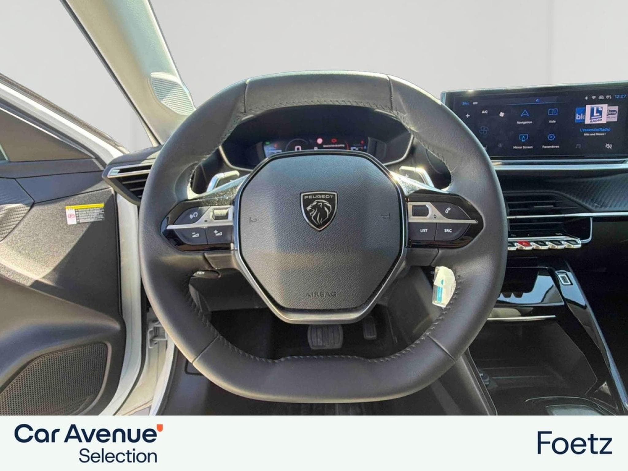 PEUGEOT 208 1.2 Hybrid 100ch Allure e-DCS6 (2024) - Foto 6